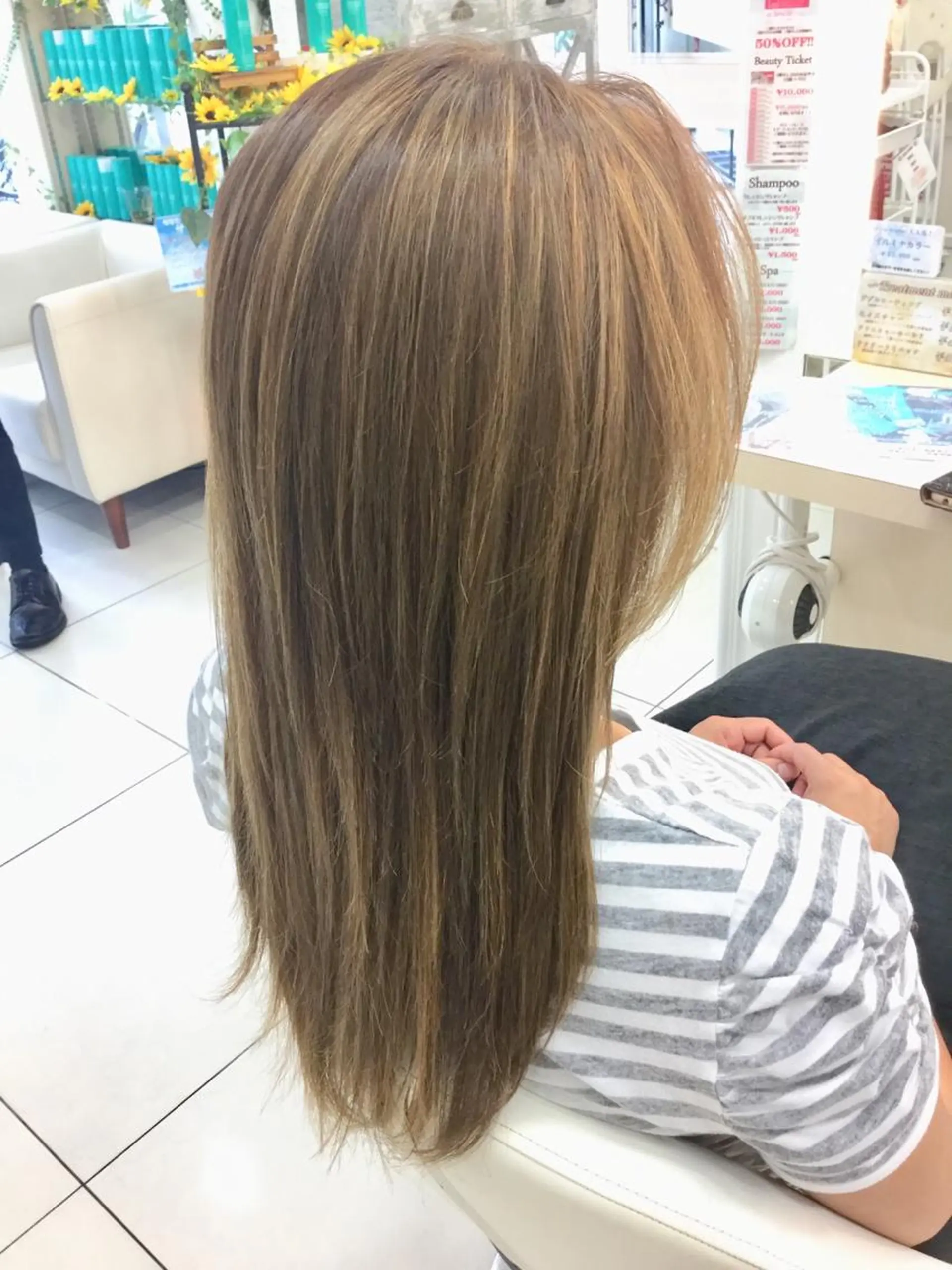 ロング カラー アッシュ バレイヤージュ 黒髪 ブリーチ グラデーションカラー Ash 山田 勇太のヘアスタイル