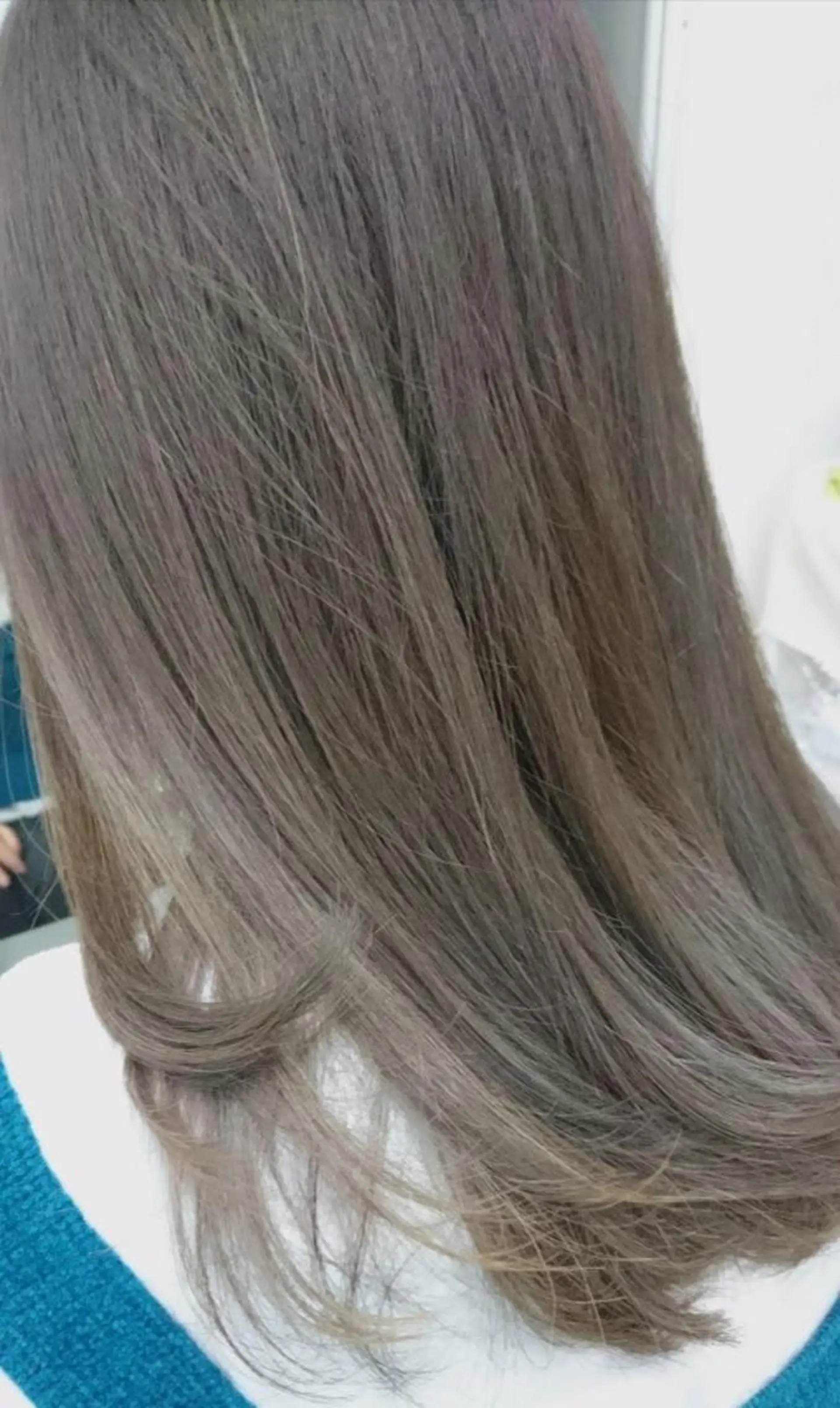 カラー ダブルカラー グレージュ ハイライトカラー イルミナカラー インナーカラー 宇田川 直輝のヘアスタイル