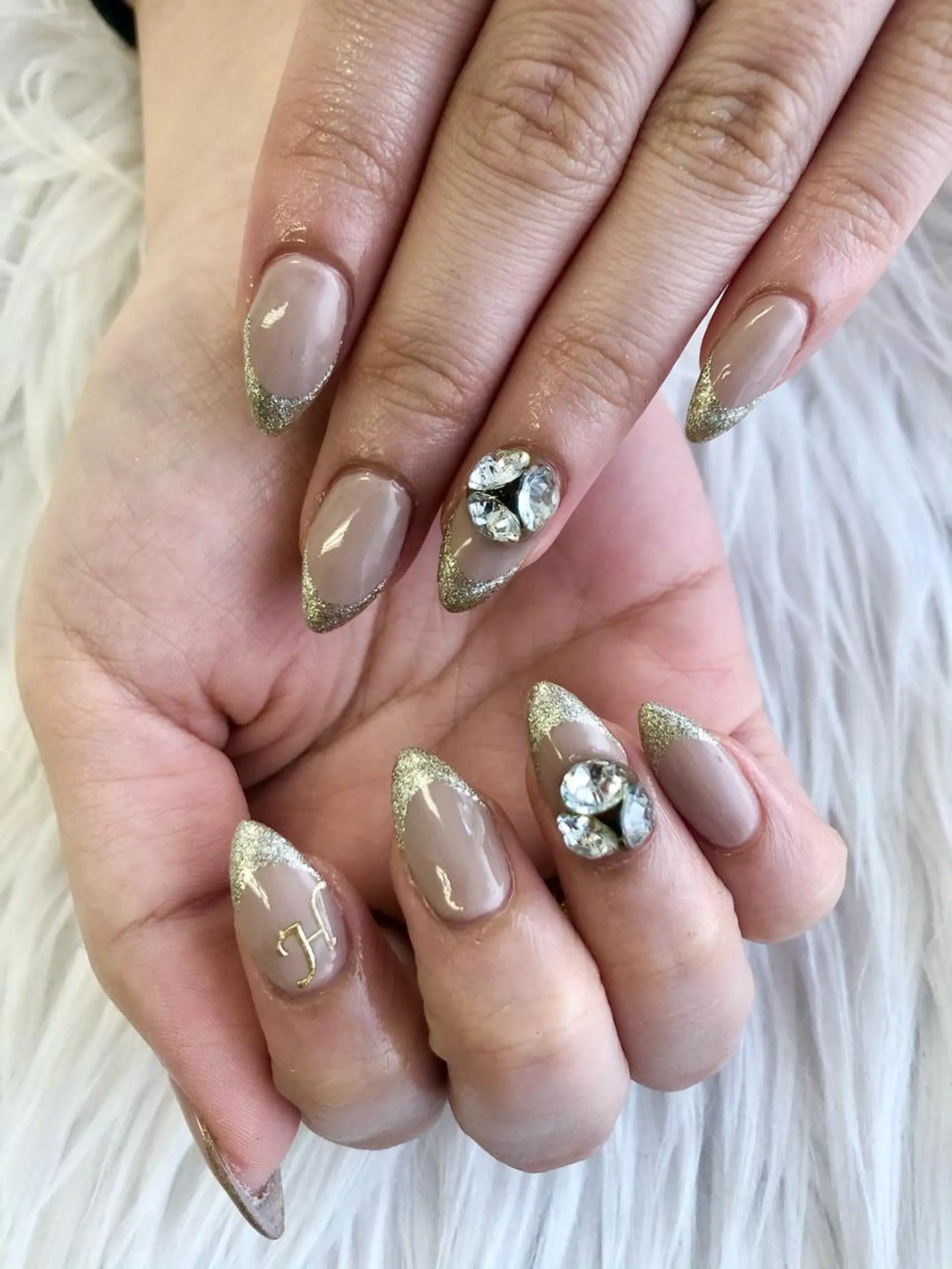 ネイル MADIA藤沢所属・MADIA MEGUのネイルデザイン