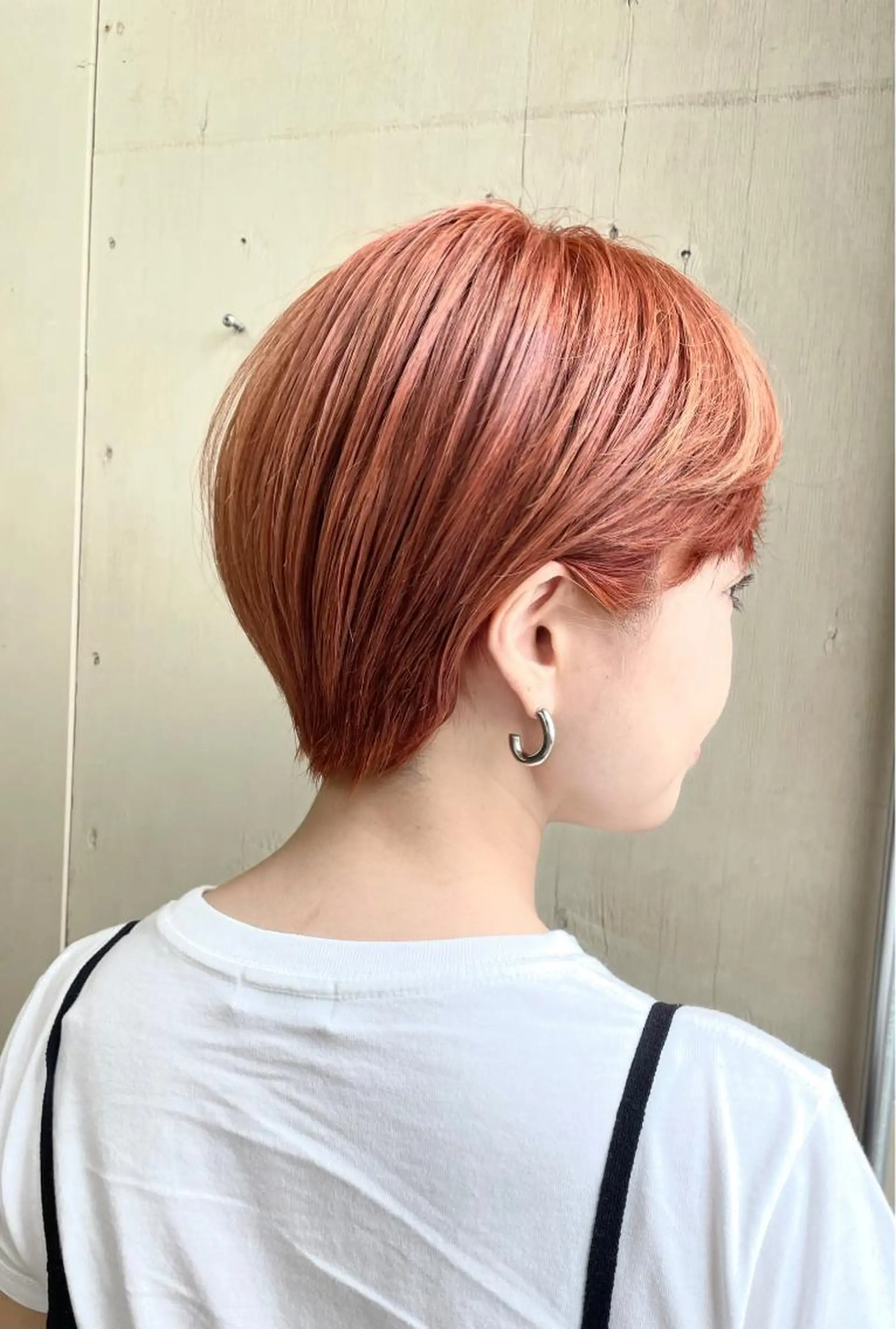 ショート カラー アクアカラー ベージュカラー ブリーチ ケアブリーチ ハイライトカラー 王子田 隼のヘアスタイル