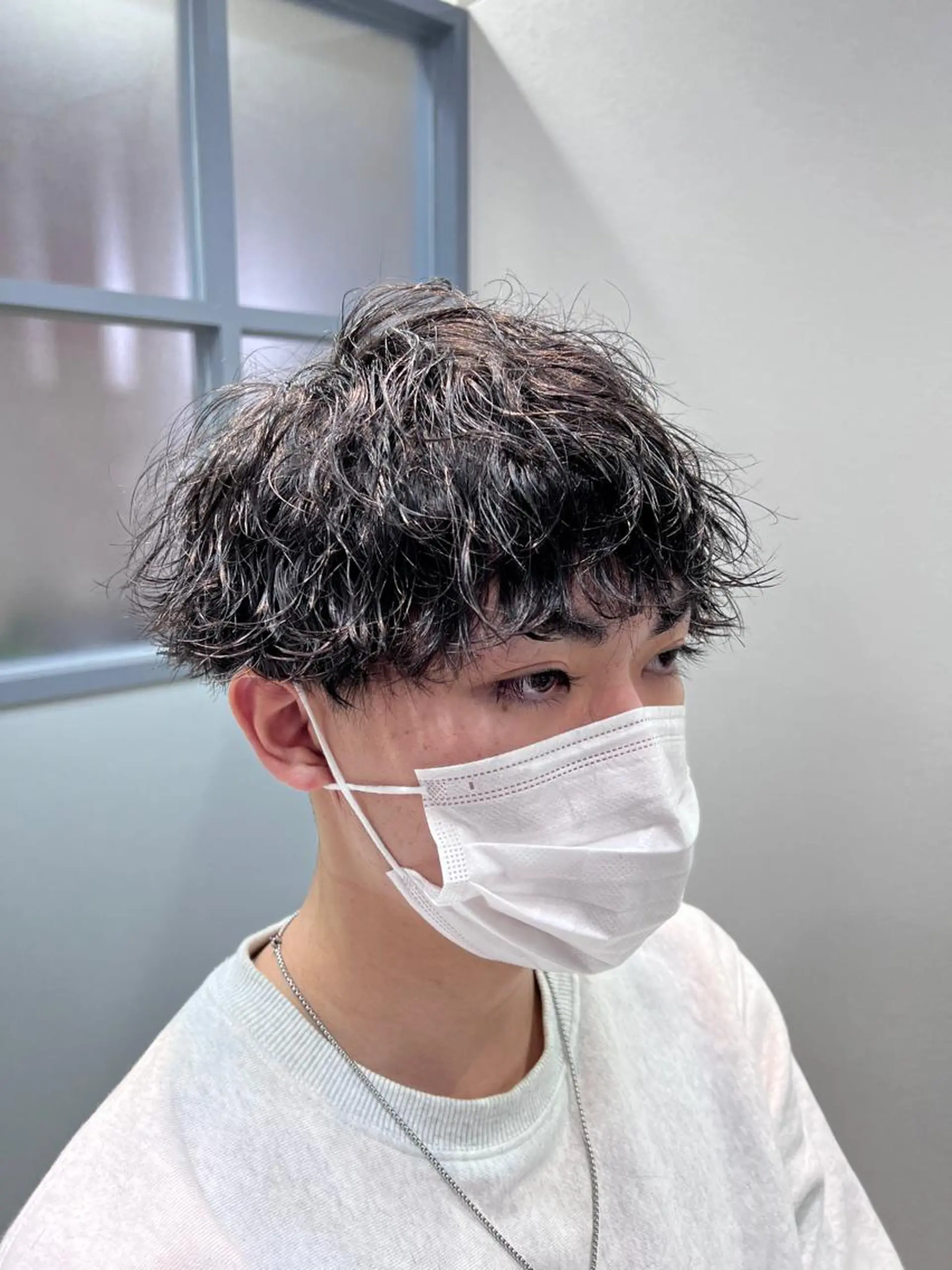 ショート パーマ メンズ 波巻きパーマ 大澤 慶紘のヘアスタイル