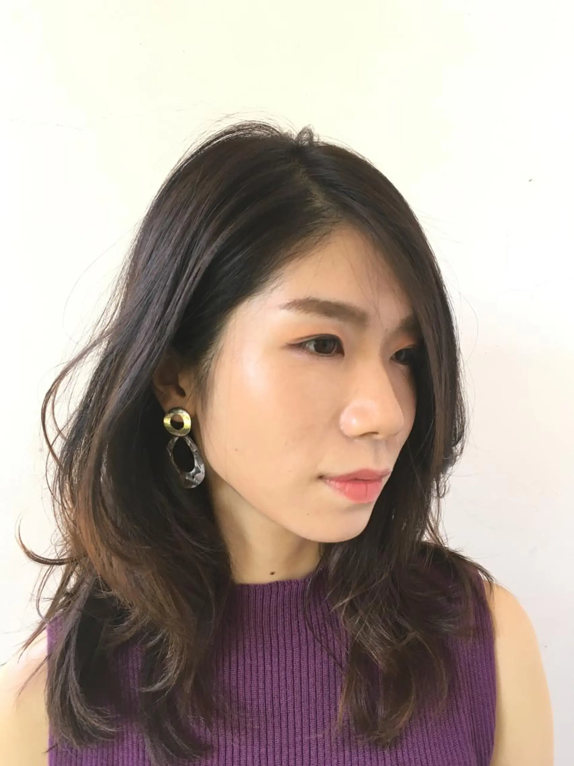 セミロング パーマ セミロングパーマ レイヤーカット ニュアンスパーマ 小酒井 智洋のヘアスタイル