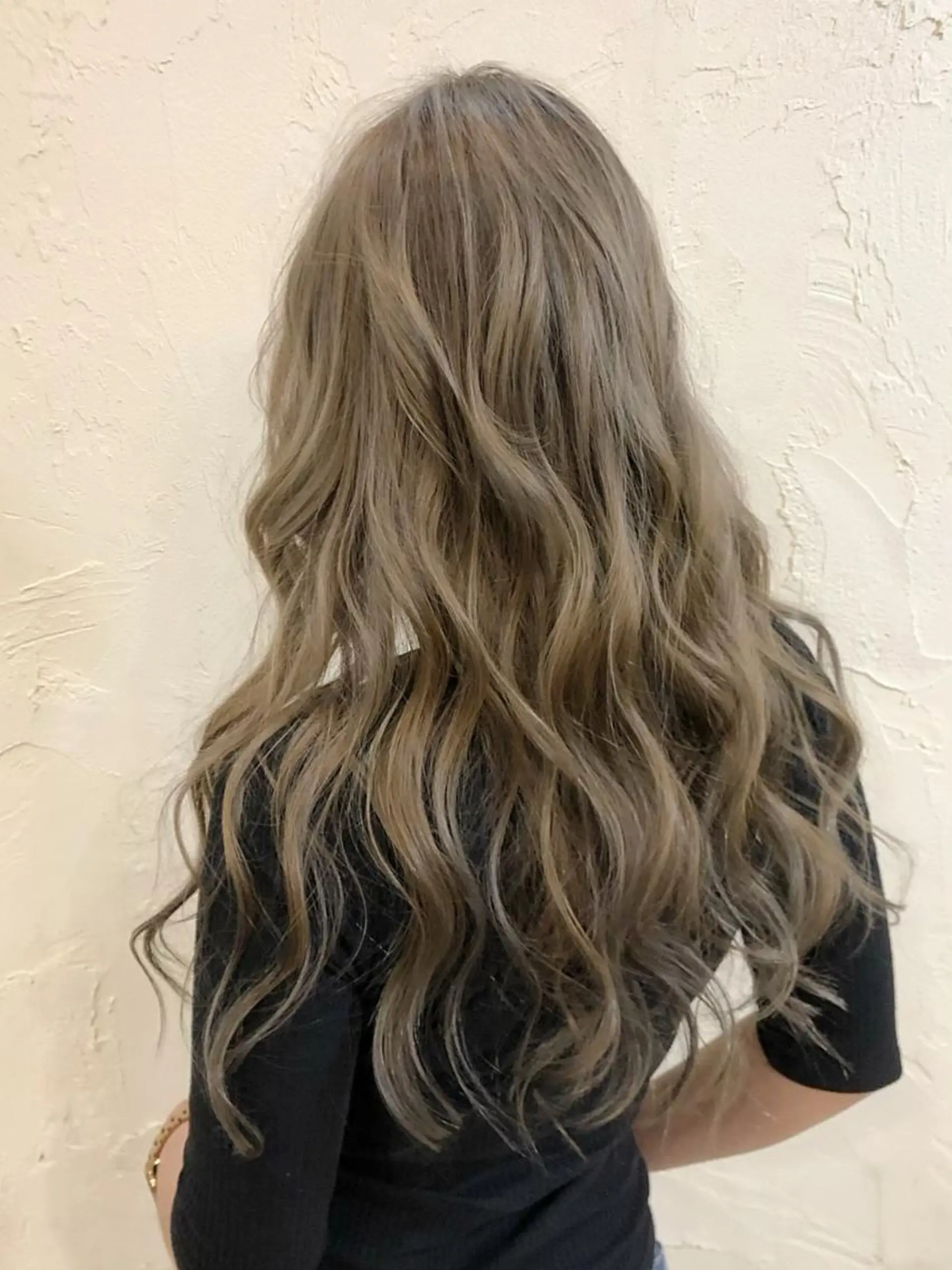 ロング カラー カット ヘアカラー 韓国レイヤー外国人風 透明感カラー髪質改善のヘアスタイル