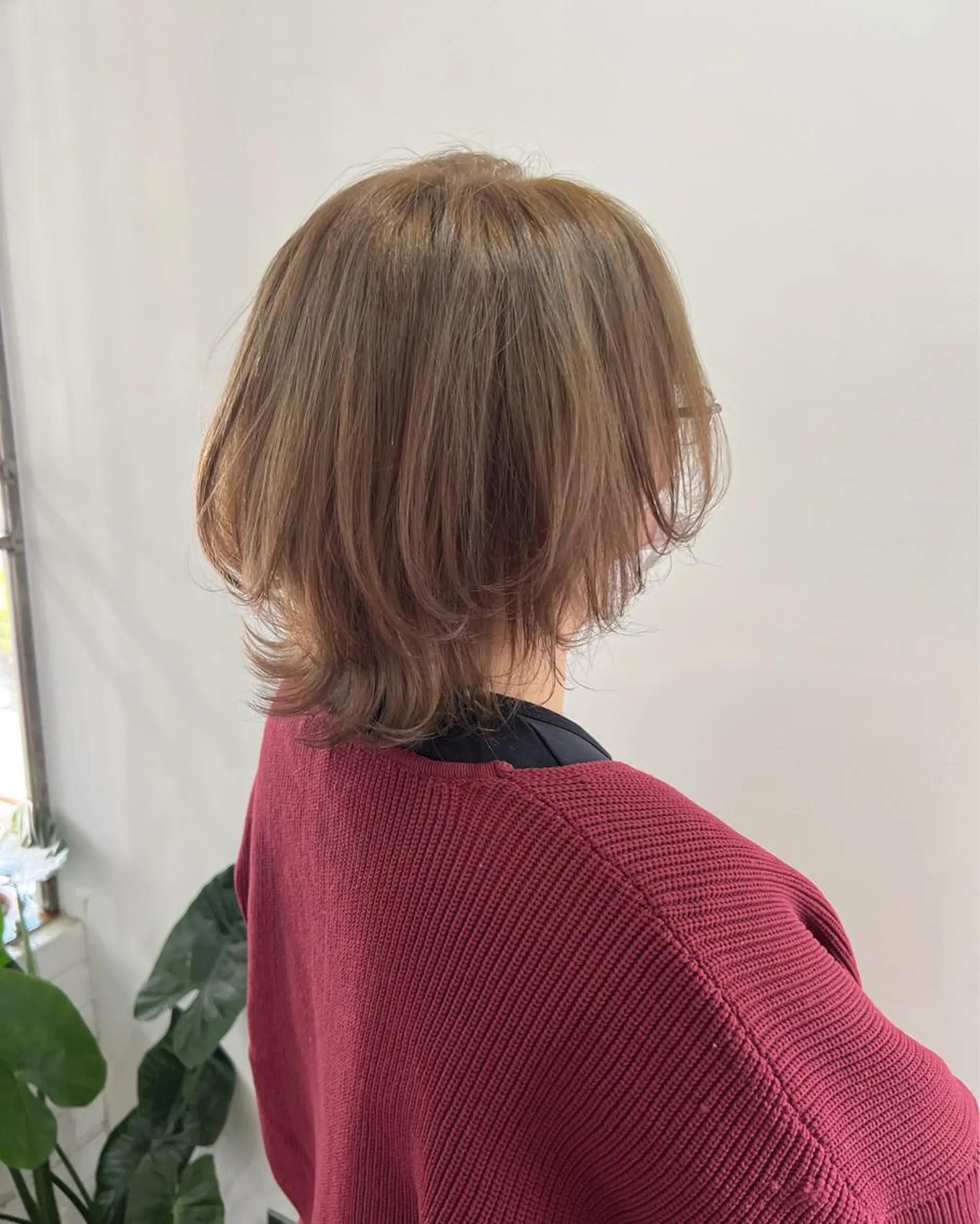 ショート カラー ベージュカラー ミルクティーベージュ ショートヘア ウルフカット カット ヘアカラー フラム所属・WATANABE MISAKIのヘアスタイル