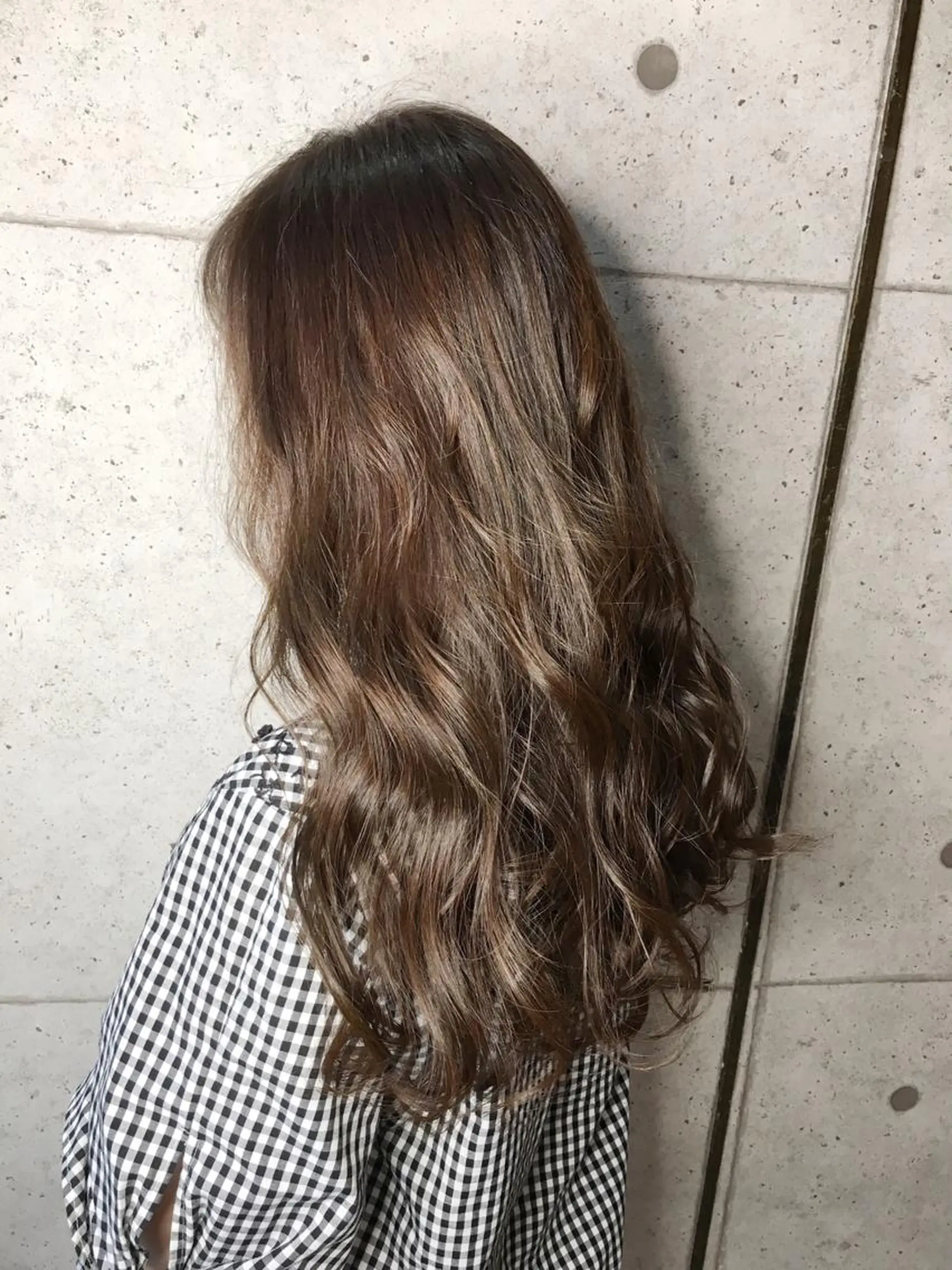 ロング 足立 磨咲のヘアスタイル