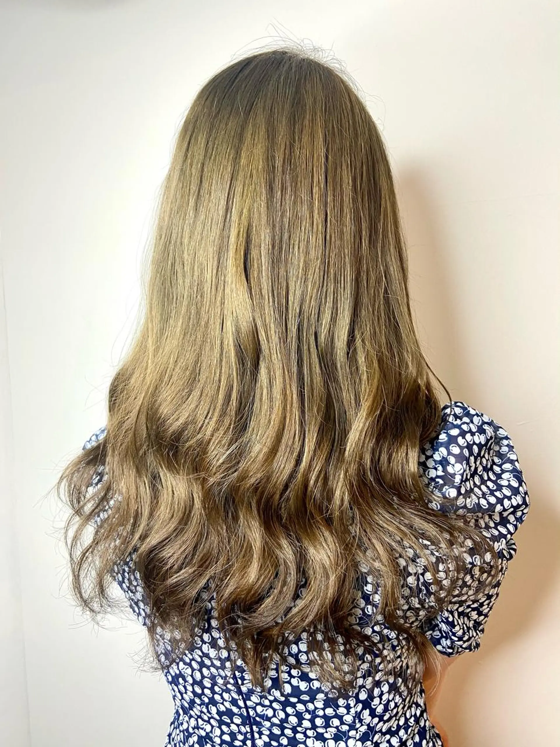 ロング ayumi🦖/ ブリーチカラーのヘアスタイル