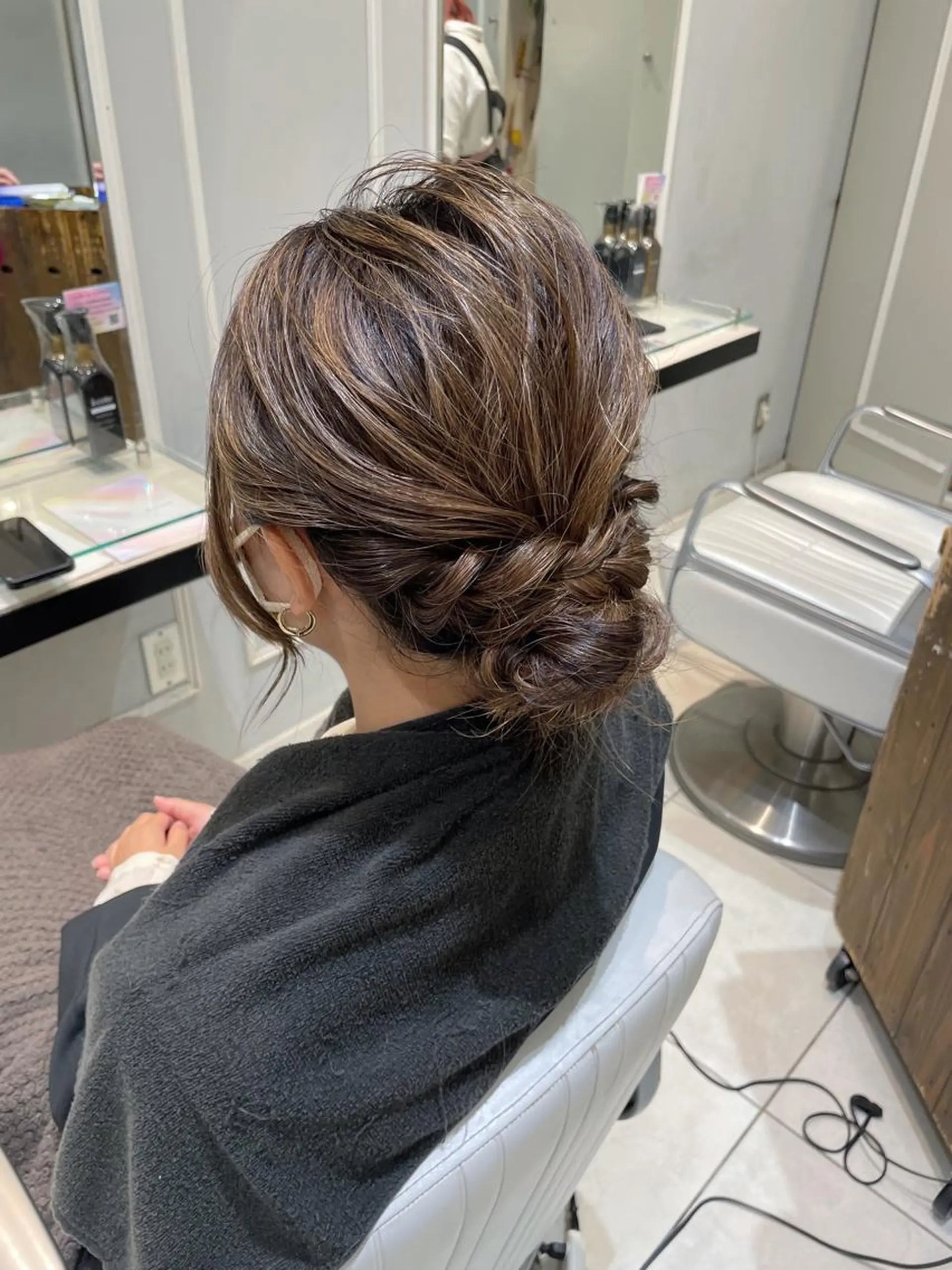 セミロング ヘアアレンジ 🩶赤み消しカラー 🐈‍⬛荻野美思🐾のヘアスタイル