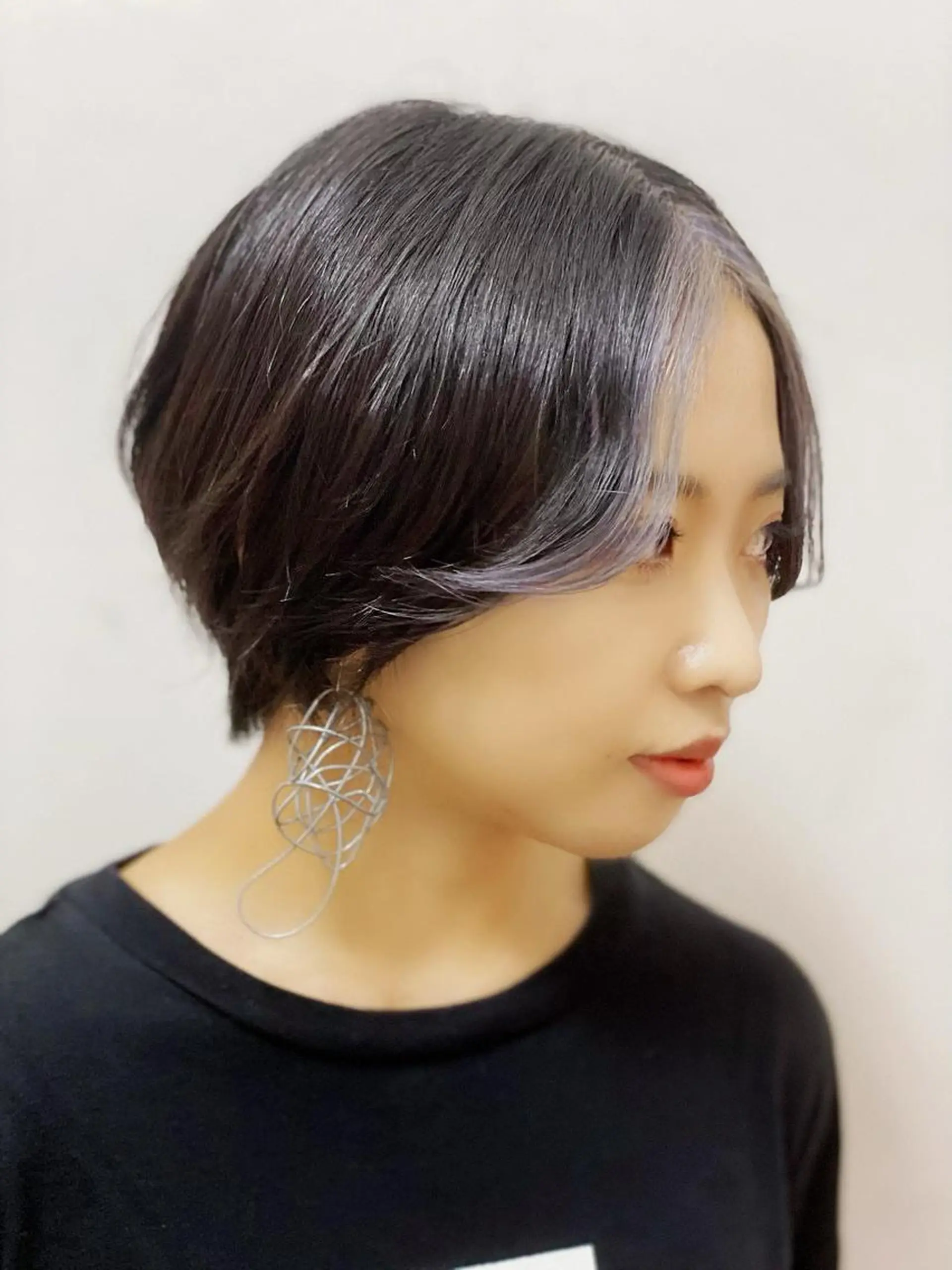 ショート カラー "PEPPU "所属・派手髪、ハイトーン ショートヘアShinのヘアスタイル