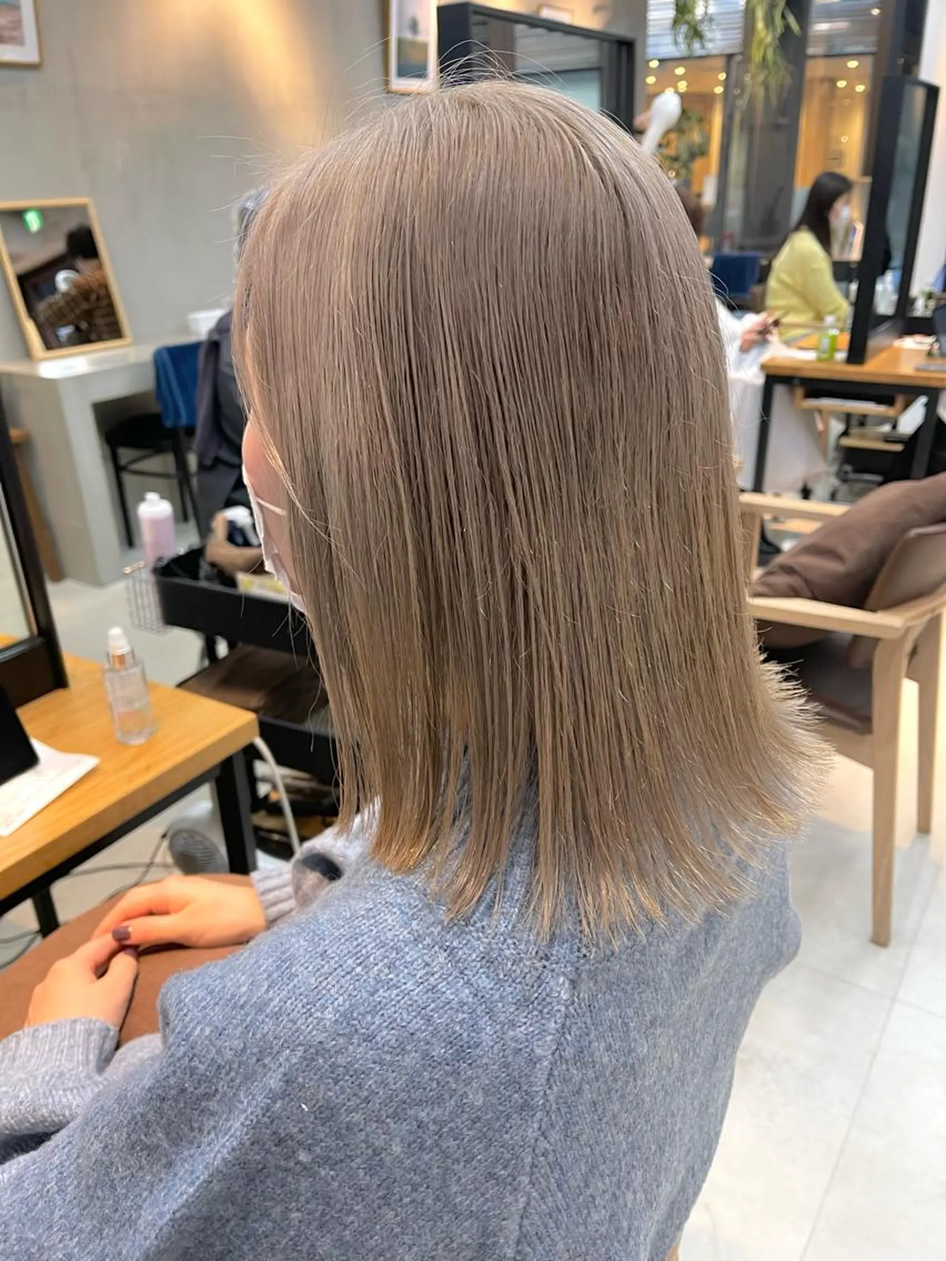 セミロング カラー ベージュカラー ブリーチ ミルクティーベージュ mee.urawa所属・似合わせショート×透 明感/やじまたかしのヘアスタイル