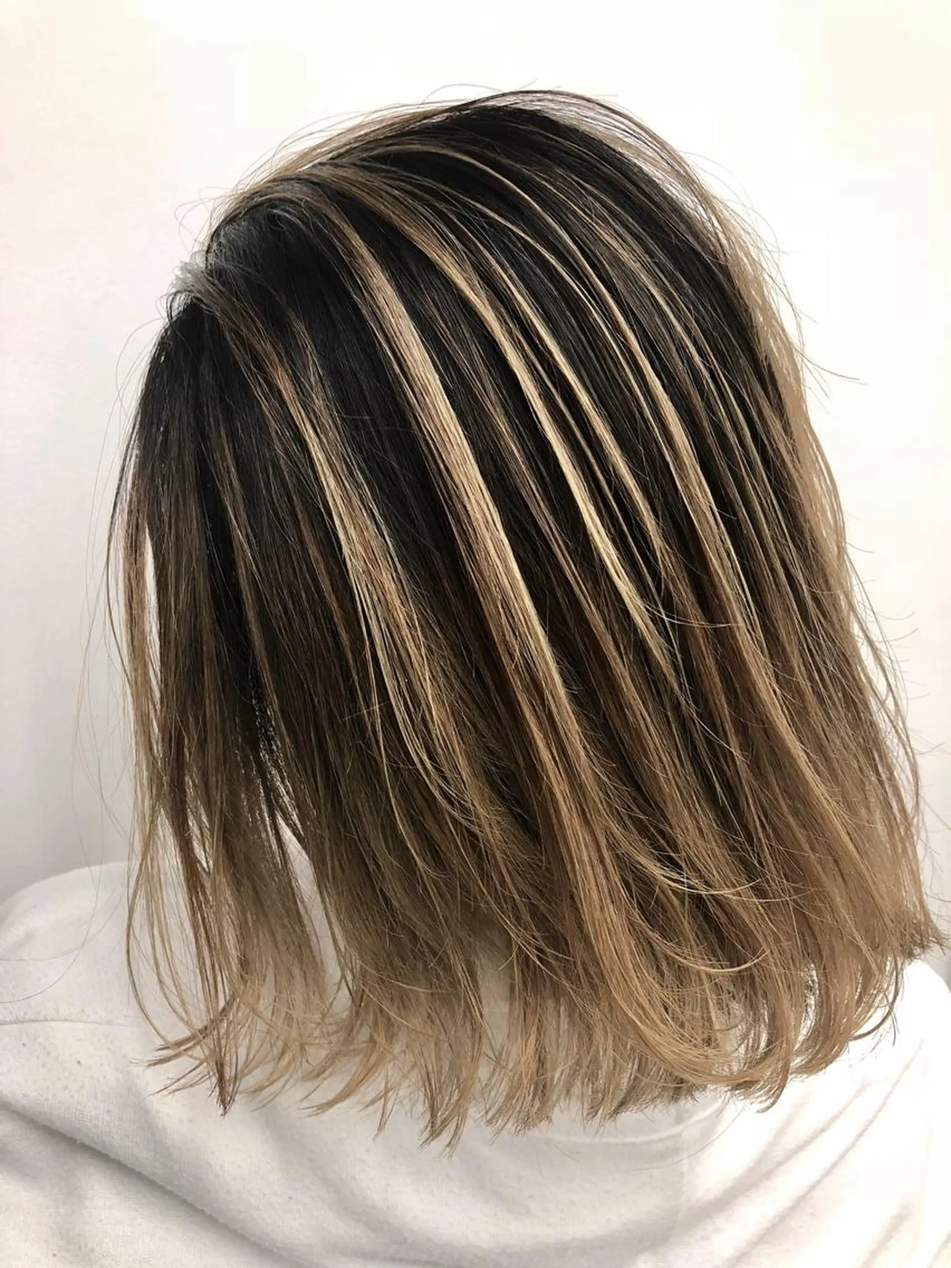 ミディアム カラー ハイライトカラー 外国人風カラー ハイライト カット ヘアカラー トリートメント 岩崎 裕司のヘアスタイル