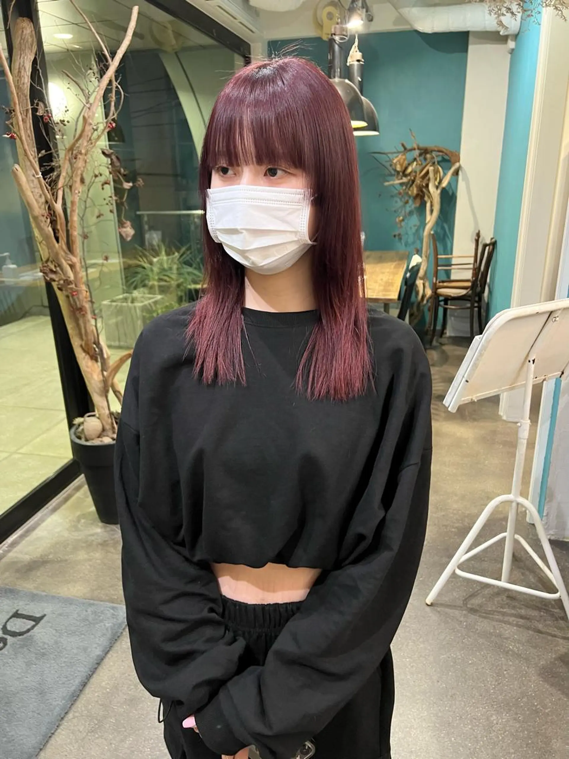 セミロング カラー ブリーチ ボルドーカラー ケアブリーチ レッドカラー カット ヘアカラー 千葉 郁也のヘアスタイル