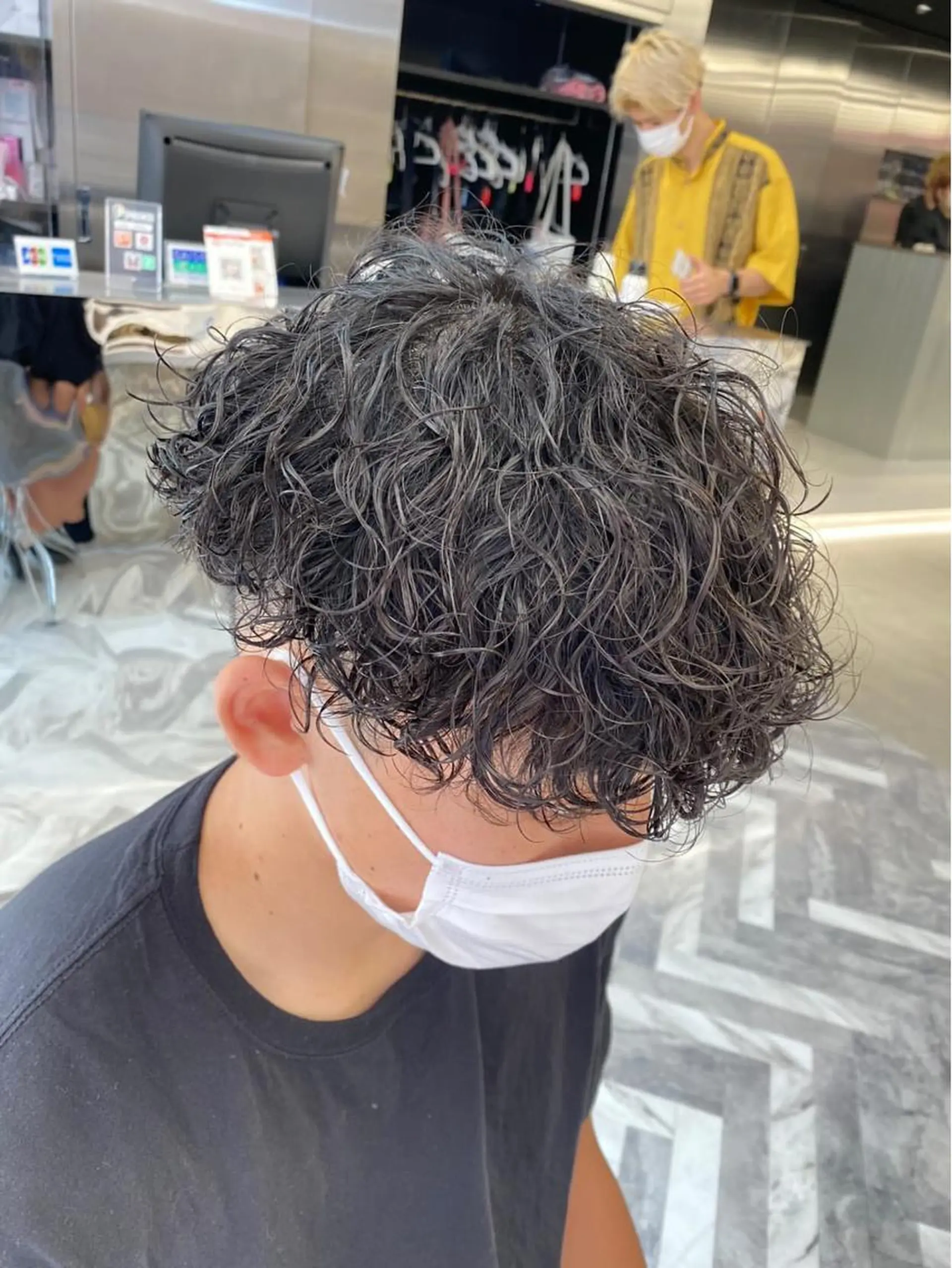 ショート パーマ メンズ カット パーマ ダウンパーマ🇰🇷 毛流れパーマ【かな】のヘアスタイル