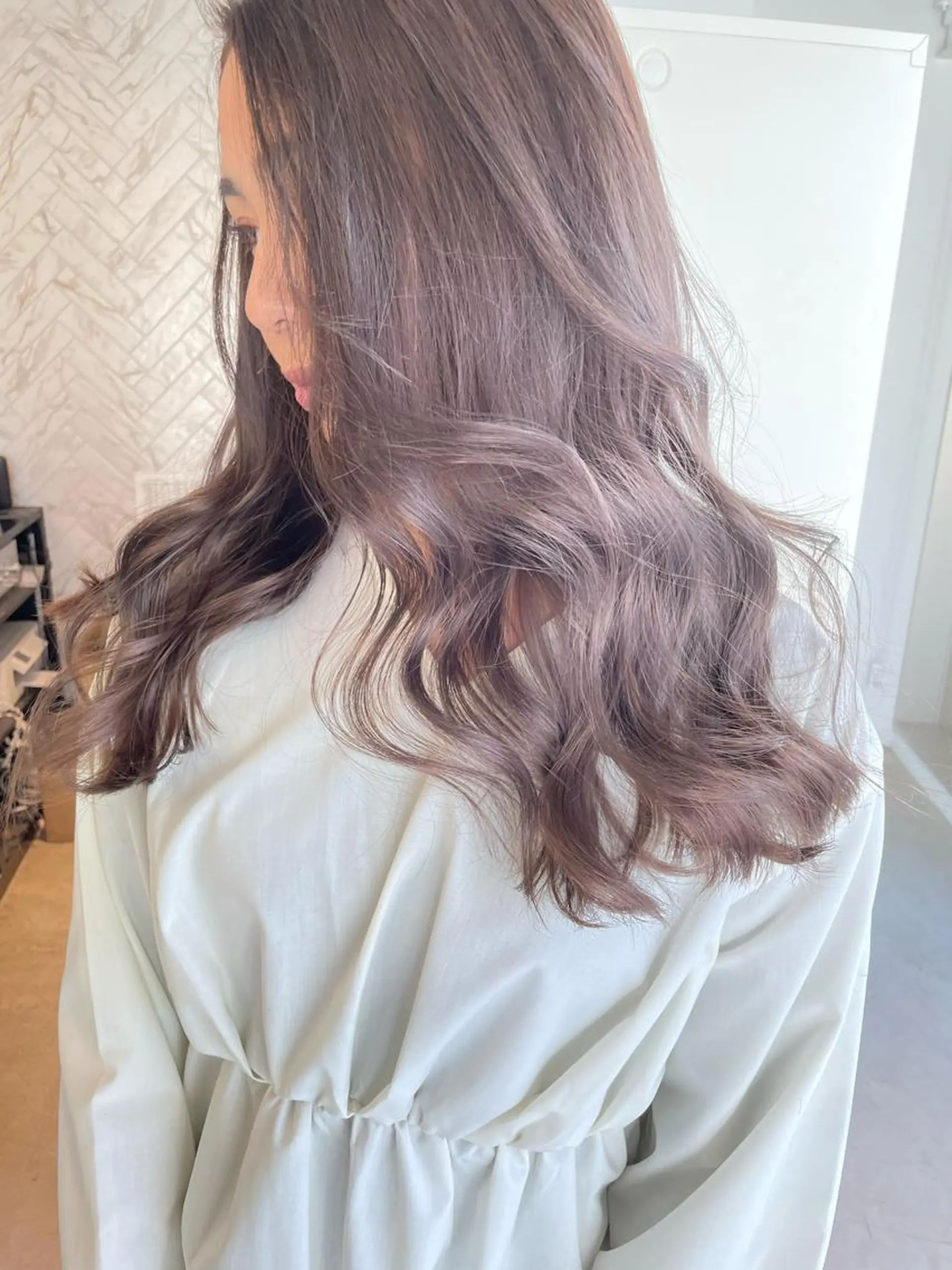 ロング カラー ヘアアレンジ 透明感カラー グレージュ ヘアカラー トリートメント 🎗秋山勇 /三宮指名No.1のヘアスタイル