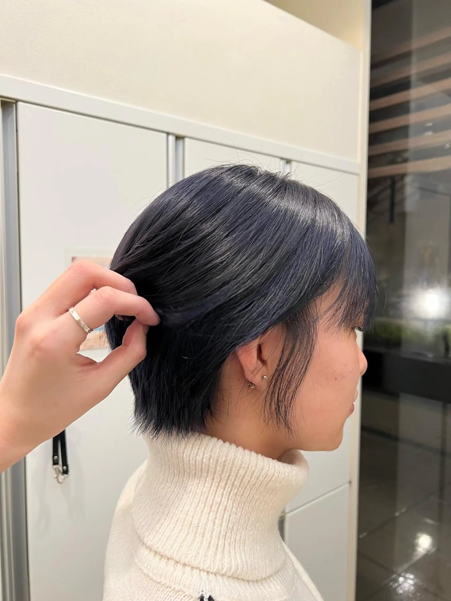 ショート カラー ネイビーカラー カット トリートメント 🤍細矢 杏奈／ 韓国風ヘア🤍のヘアスタイル