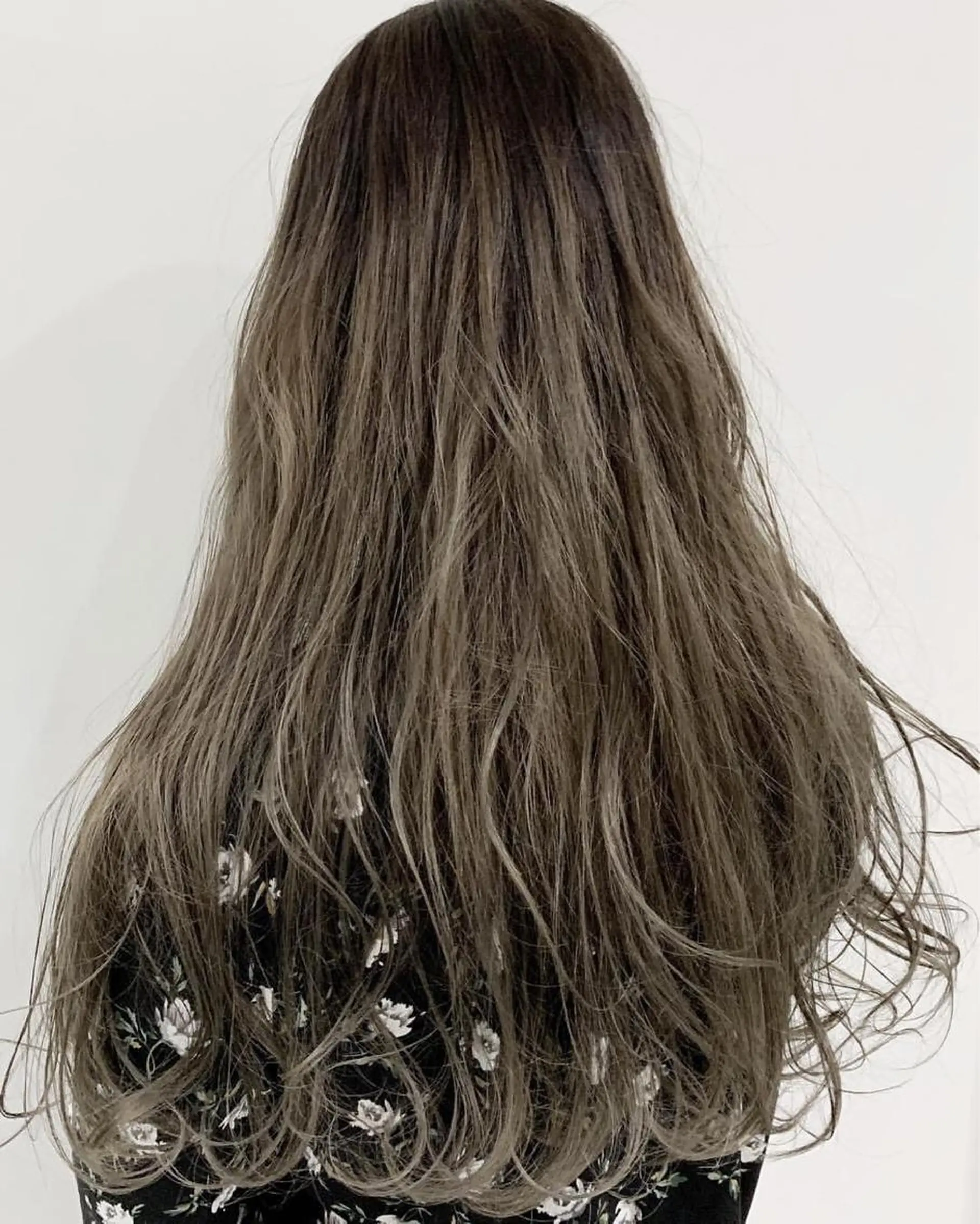 セミロング カラー ブリーチ salon m ni サロンマーニ所属・久保田 一のヘアスタイル