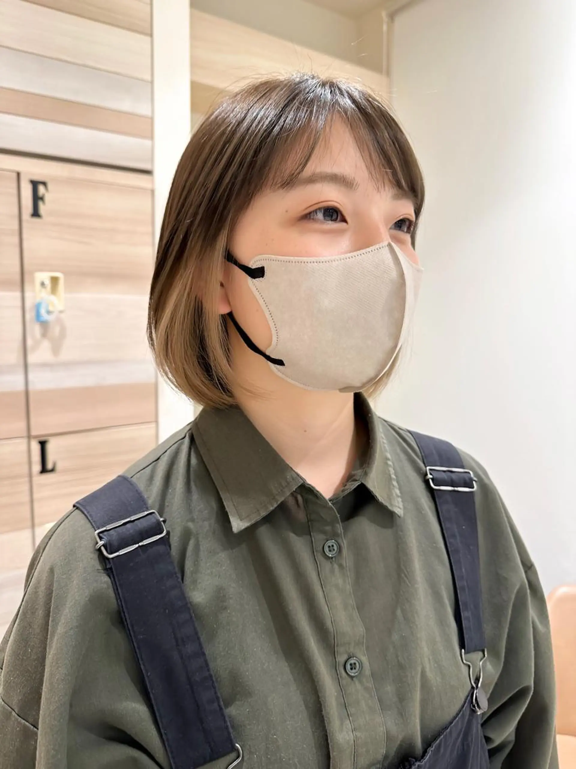 ショート カラー ベージュカラー インナーカラー 内田 敦士のヘアスタイル