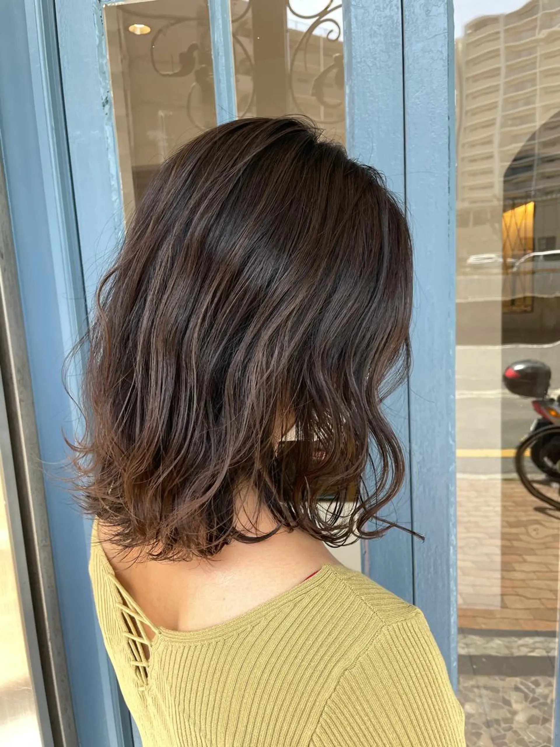 ミディアム 栗林 茉那のヘアスタイル