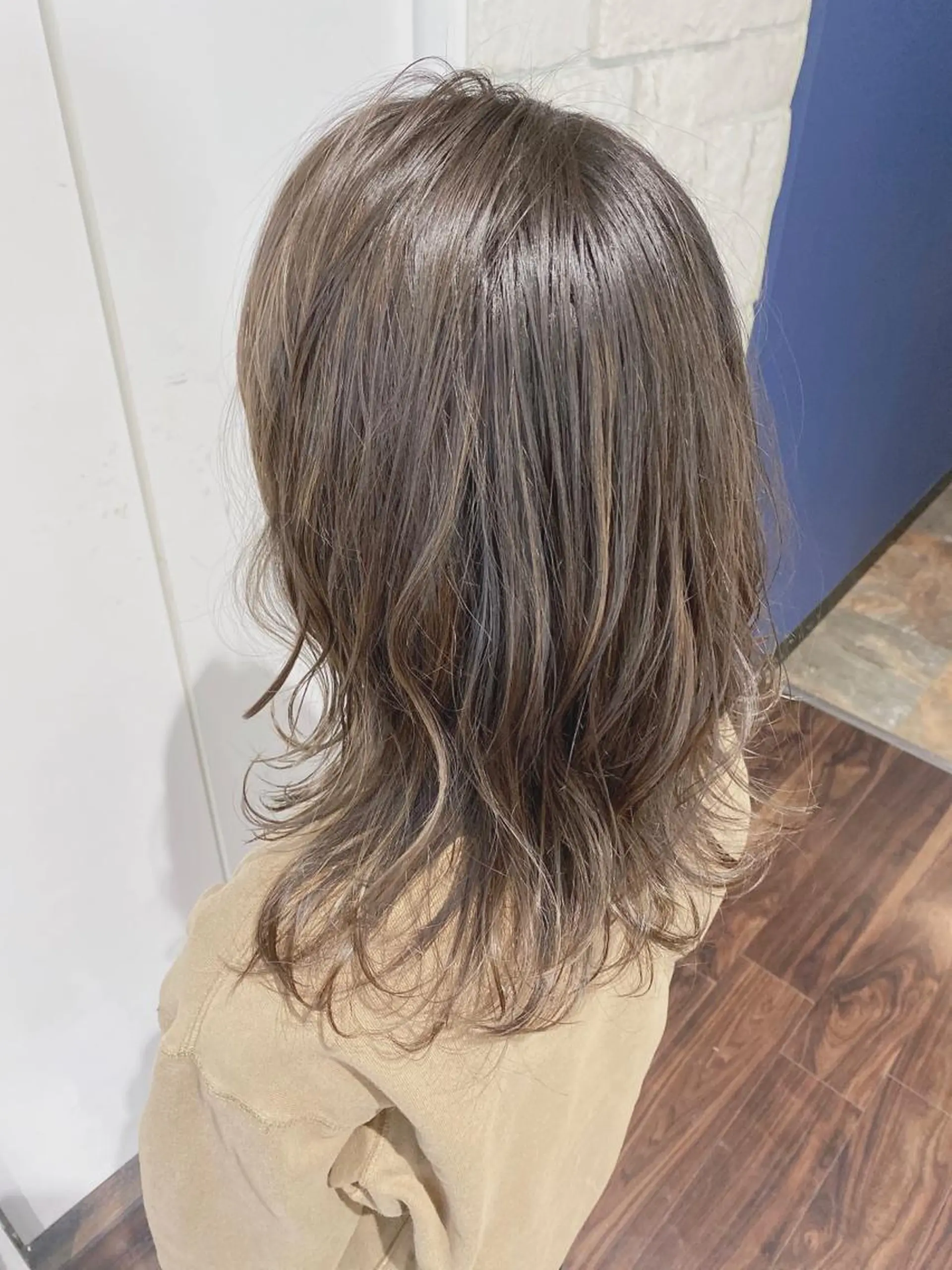 ミディアム ハイライト シェアサロンR所属・川合 勇気のヘアスタイル