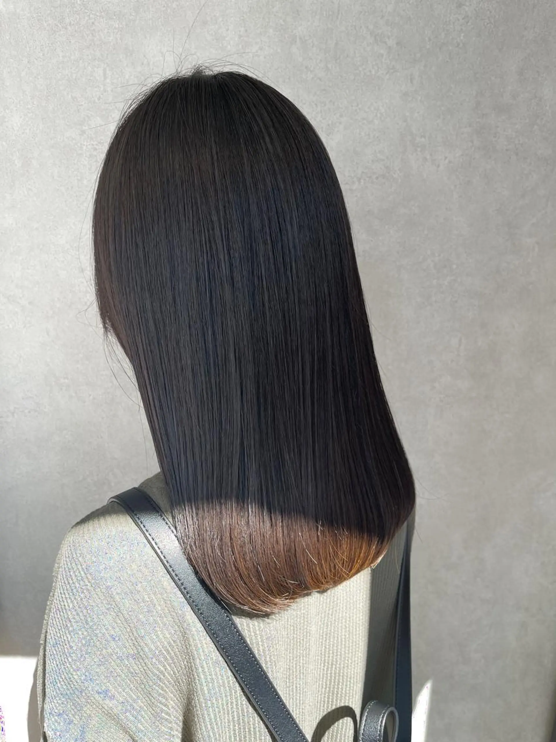 セミロング 髪質改善 alotta所属・栗本 博史のヘアスタイル