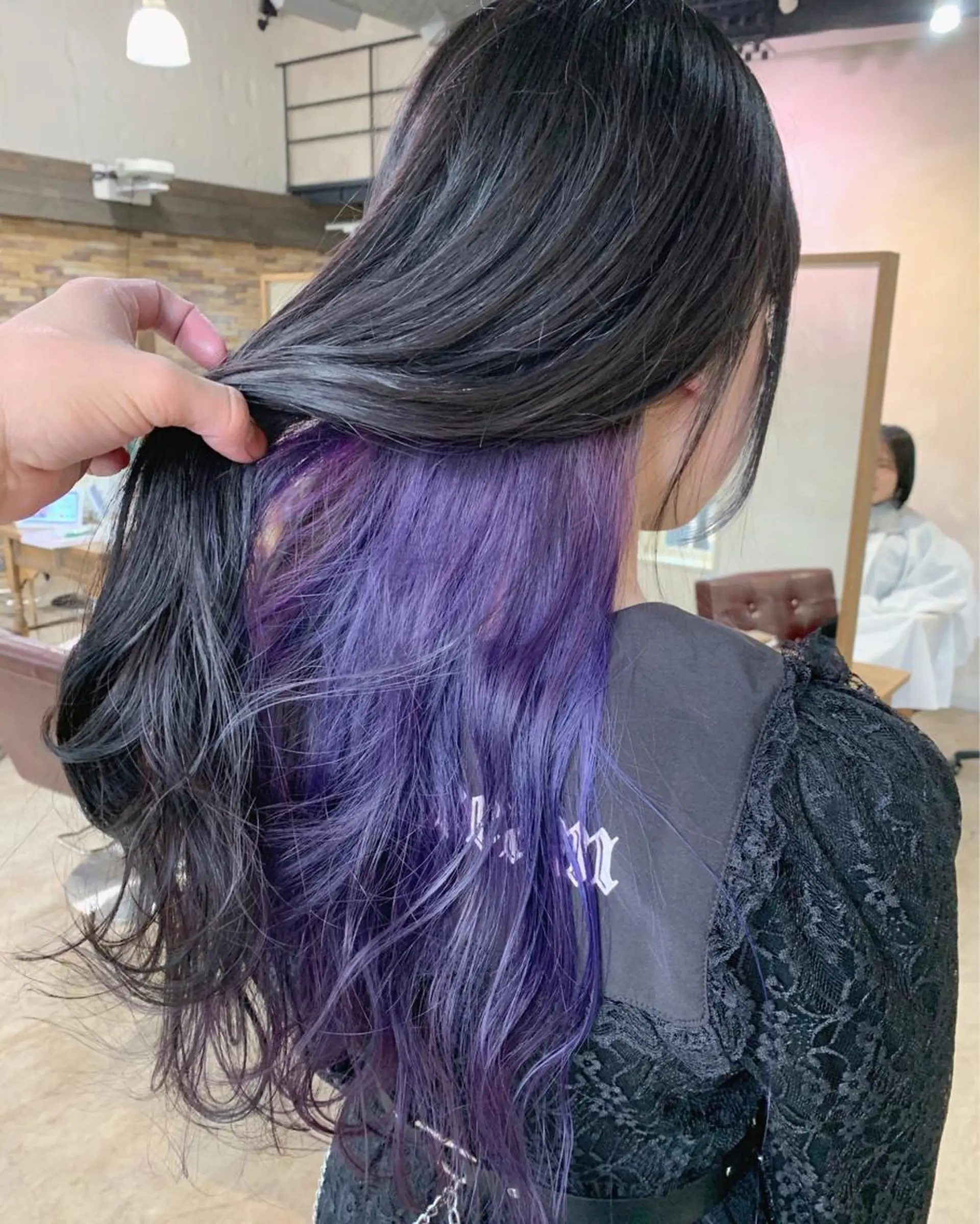 ロング カラー インナーカラー パープルカラー バイオレットカラー ヘアカラー トリートメント 透明感カラー特化型 NAOKIのヘアスタイル