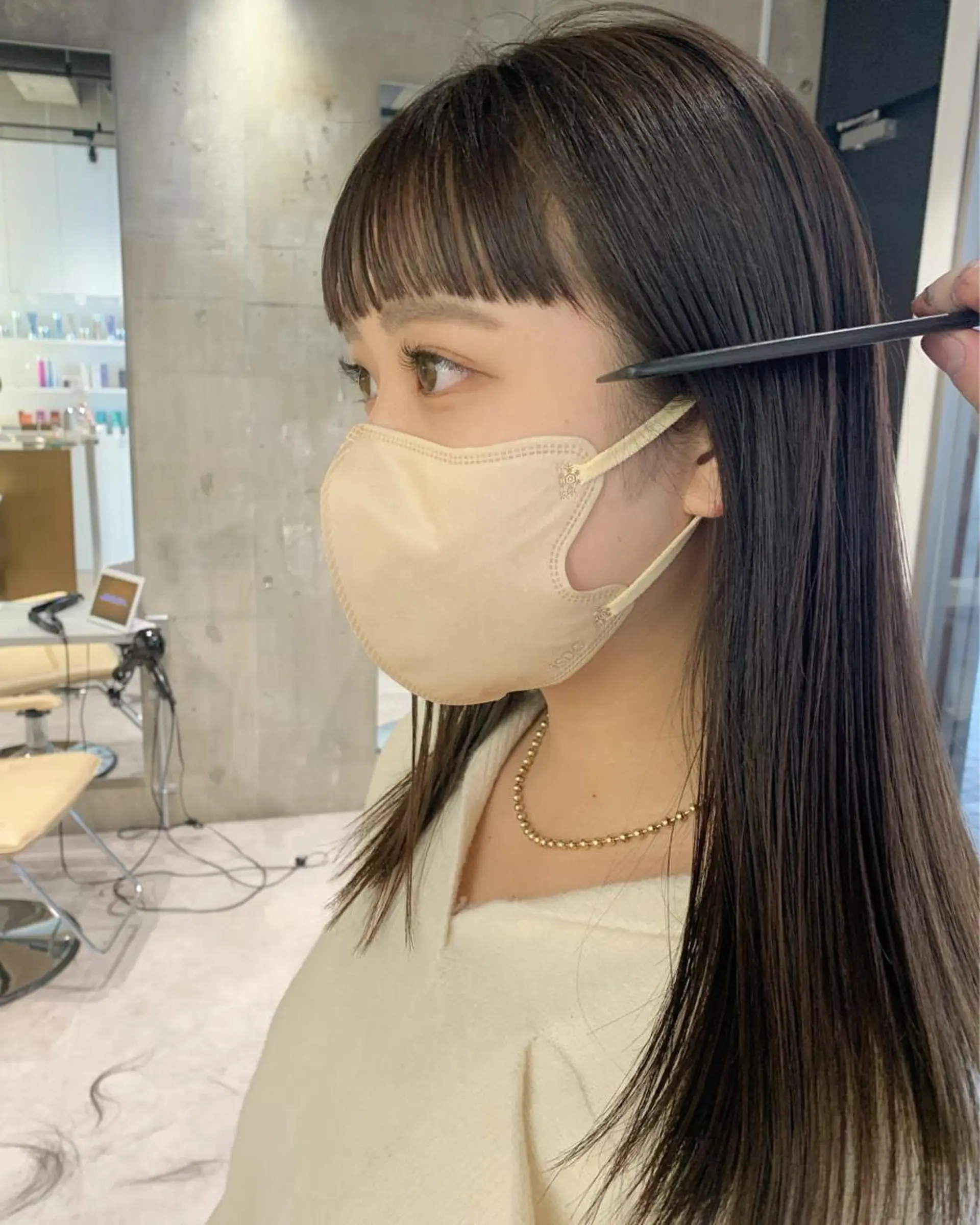 カラー ワイドバング iLi所属・iLi 《イリ》のヘアスタイル