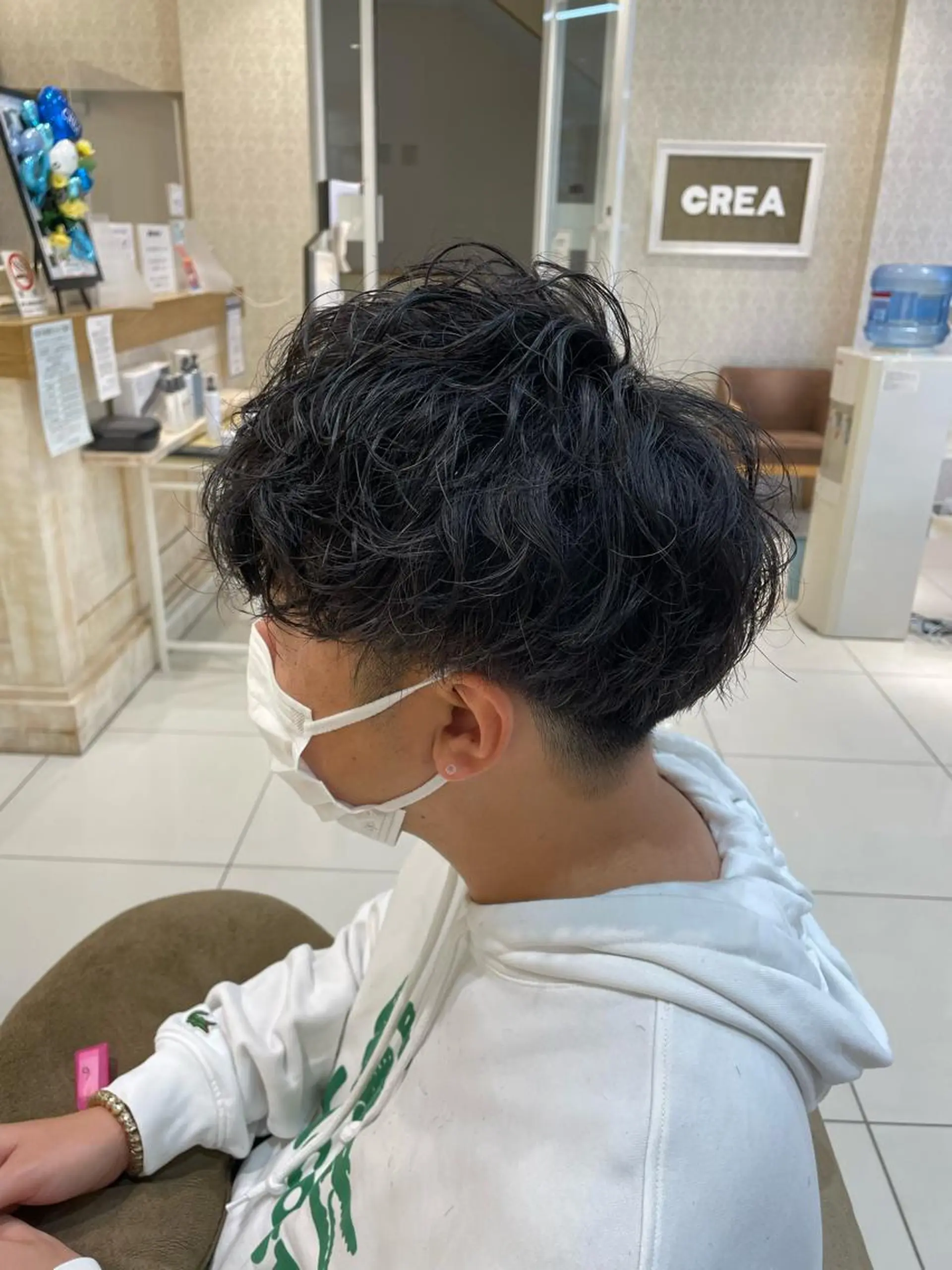 ミディアム パーマ メンズ ミディアムパーマ メンズブリーチ メンズパーマ くせ毛 スパイラルパーマ メンズ曲がる縮毛矯正 /本厚木/駅近3分のヘアスタイル