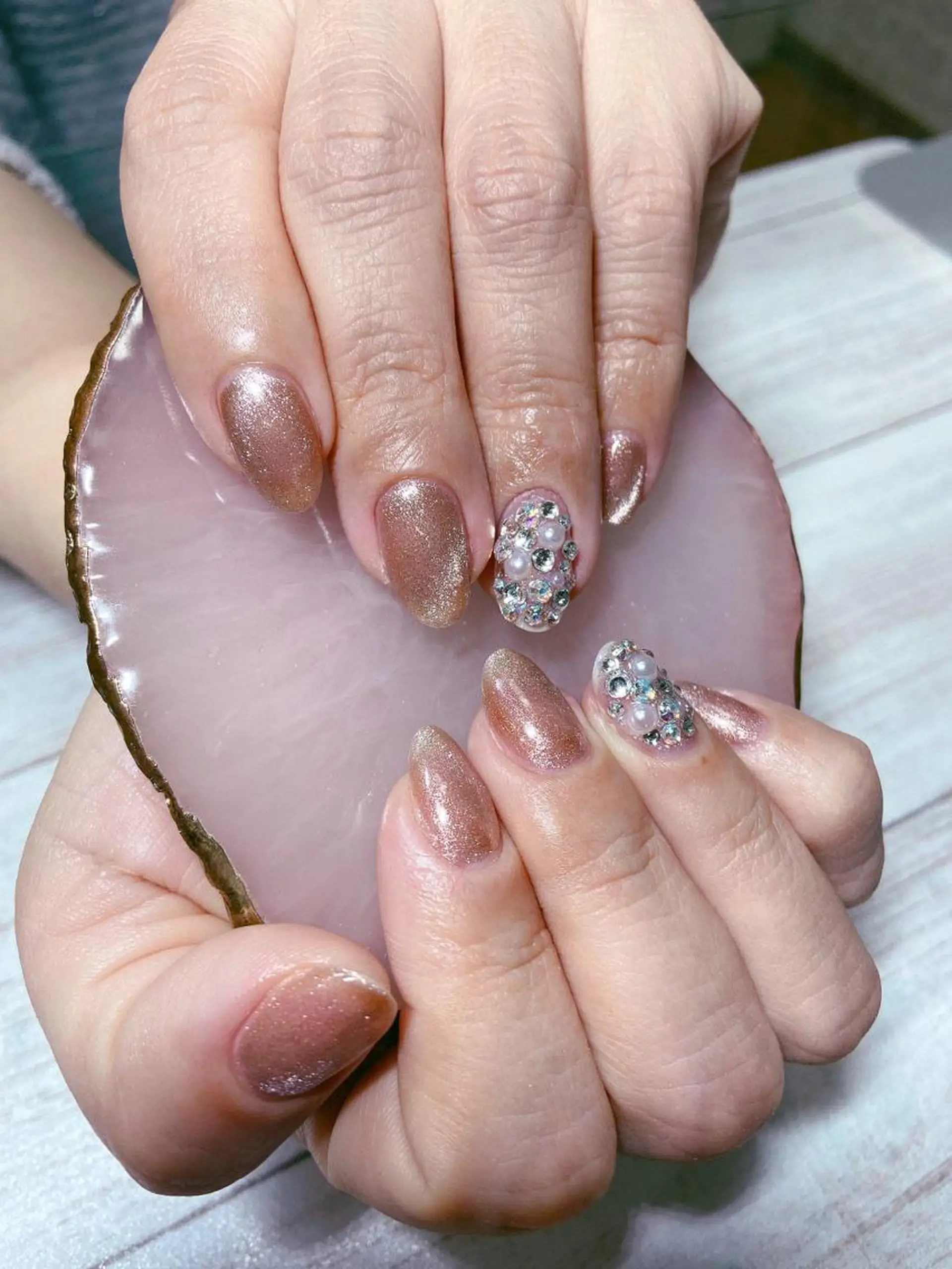 ネイル ストーンネイル Lokahi NAILのネイルデザイン