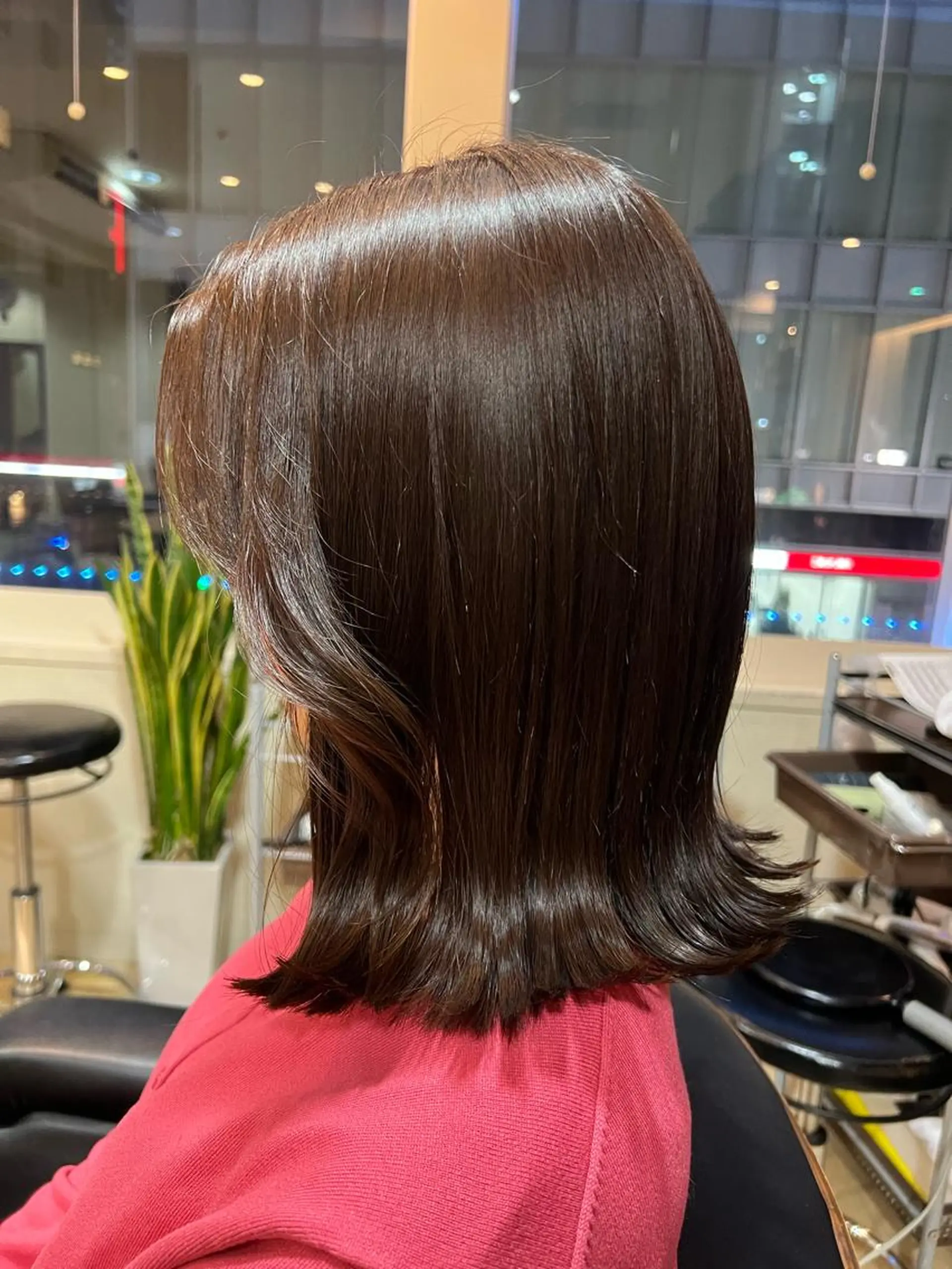 ミディアム 外ハネヘア チーフデザイナー 木部のヘアスタイル