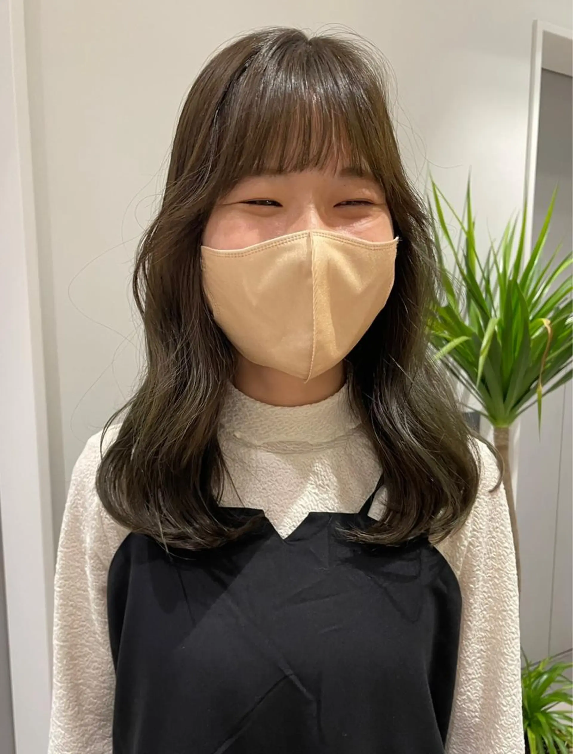 セミロング カラー ベージュカラー オリーブベージュ ヘアカラー GO TODAY 新宿Aura店所属・ベージュ🤎透明感 カラー🤎anriのヘアスタイル