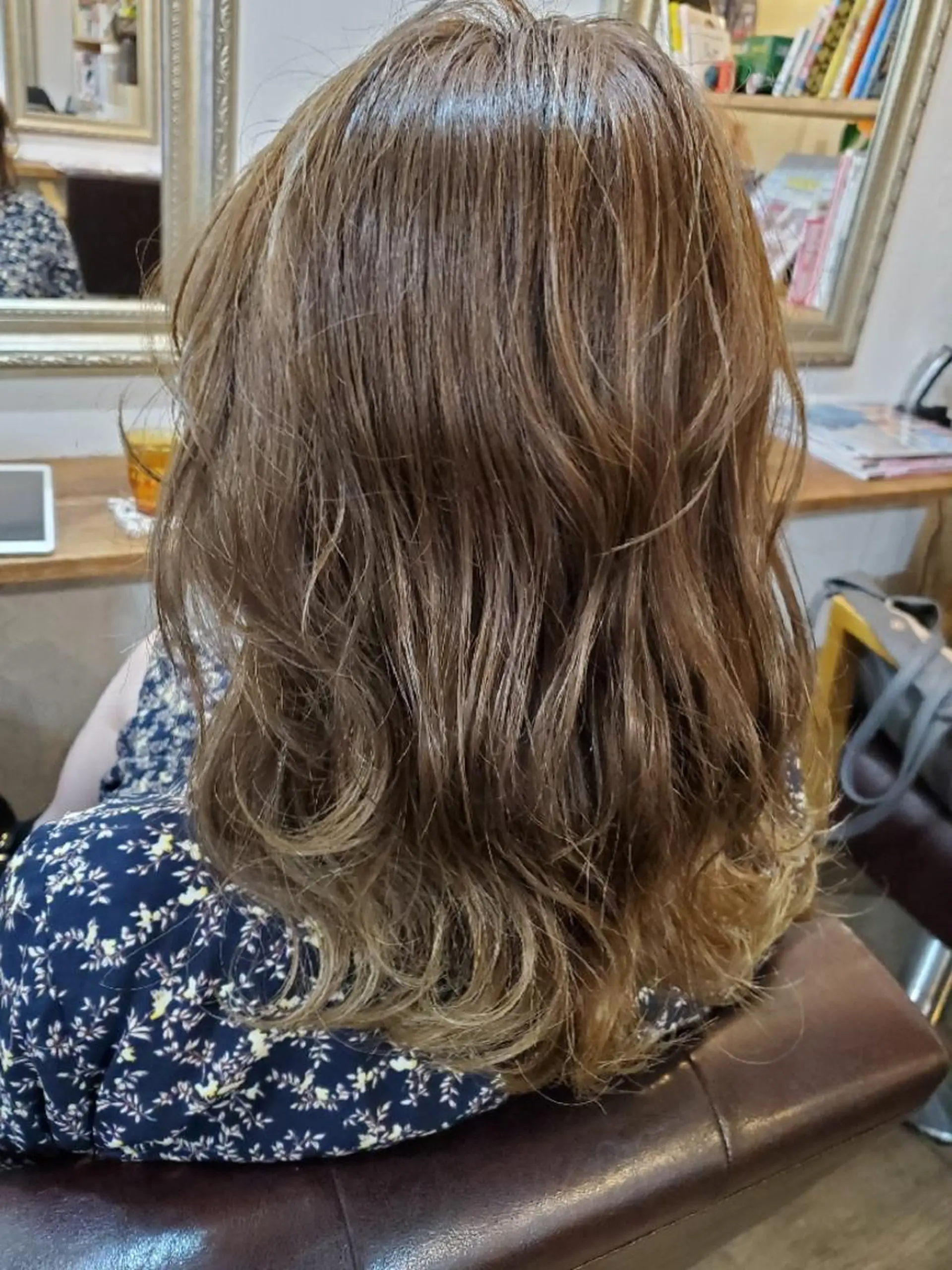 セミロング カラー カット 縮毛矯正 トリートメント フリーランス所属・韓国ヘア レイヤー くびれヘアMATSUのヘアスタイル