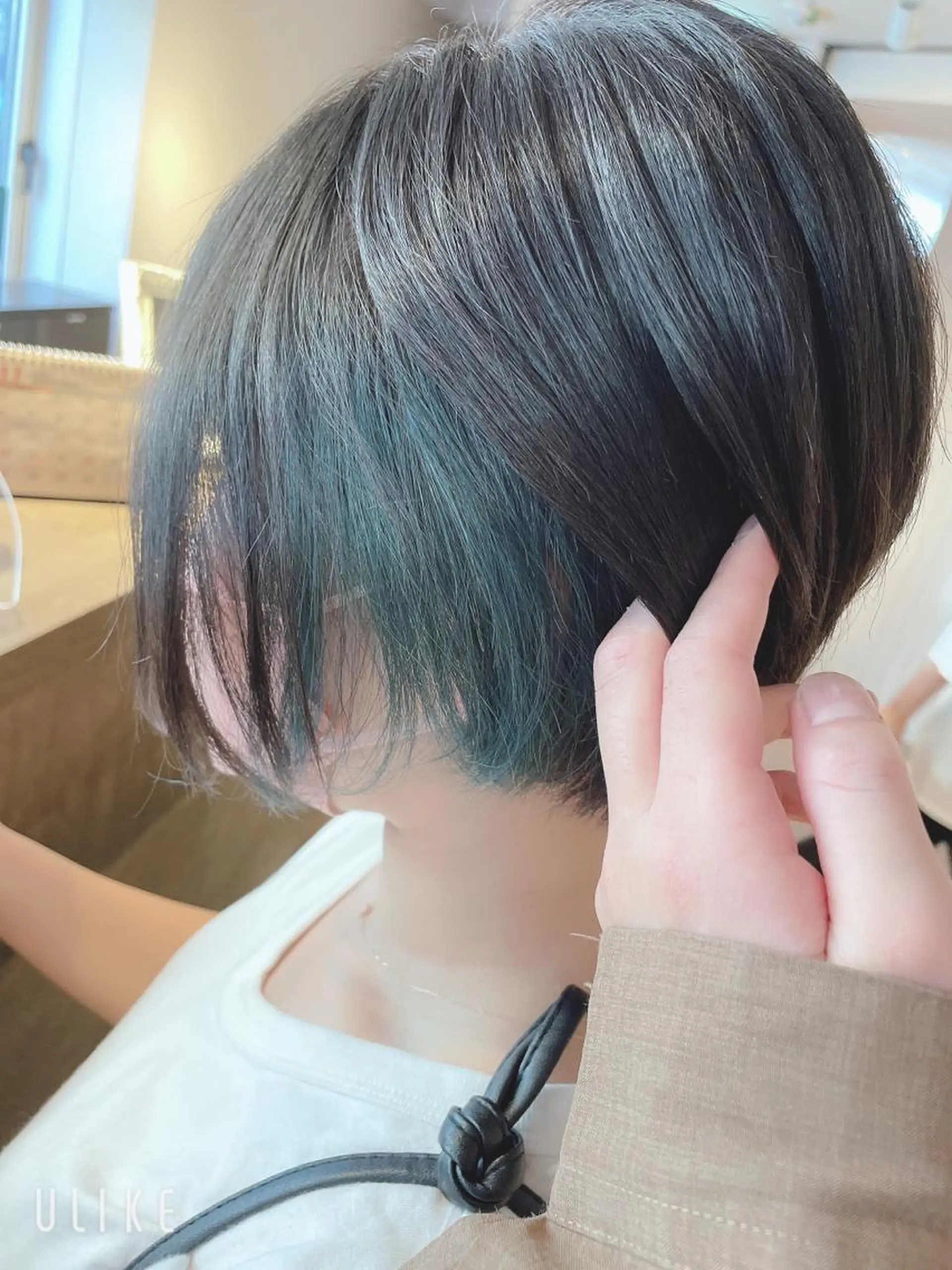ショート カラー ブルーカラー ブルージュ ハイトーンカラー カット ヘアカラー ❣️モードケイズ塚口 和田一将のヘアスタイル