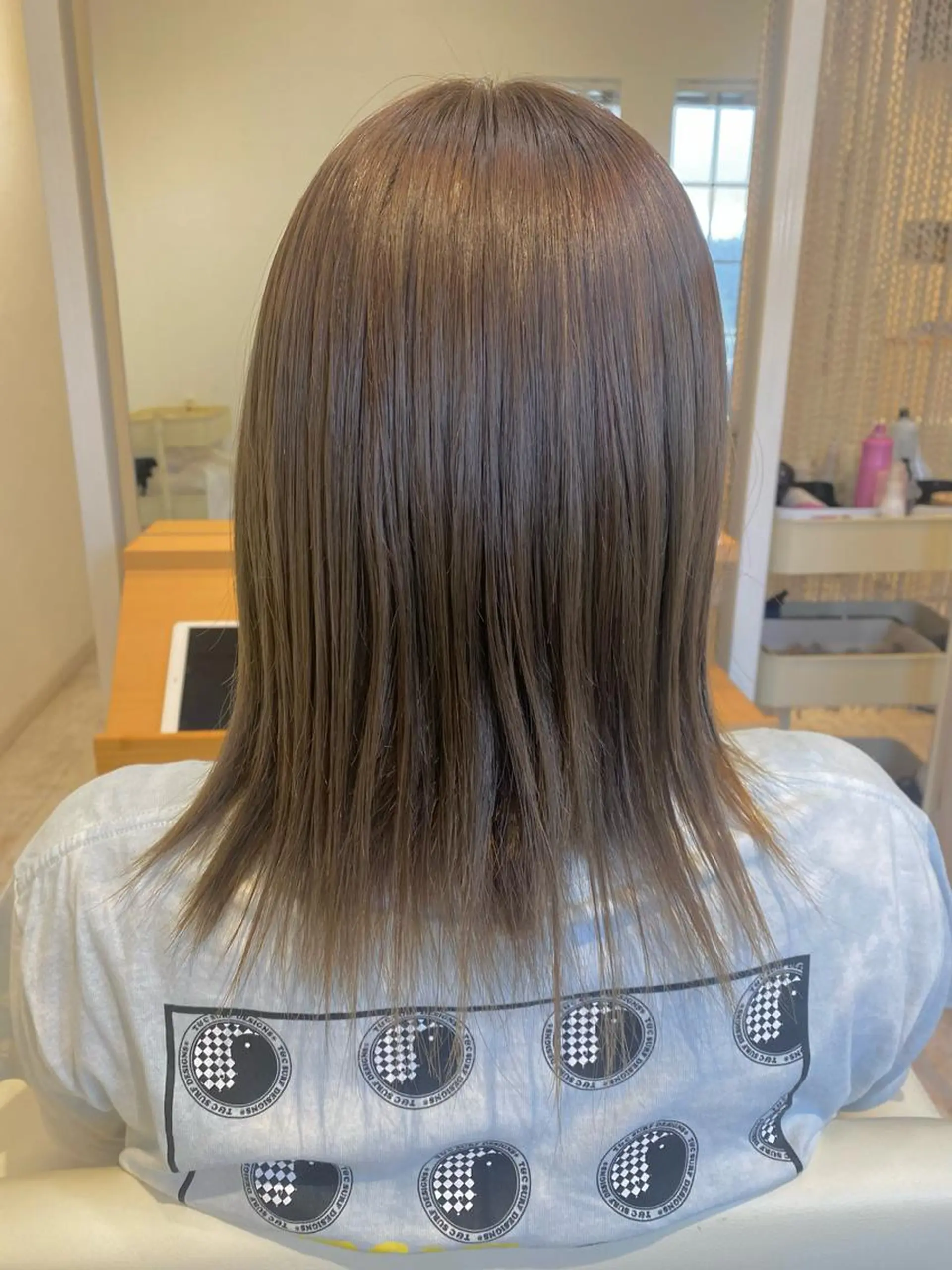 セミロング カラー Design Color🐰アユミのヘアスタイル