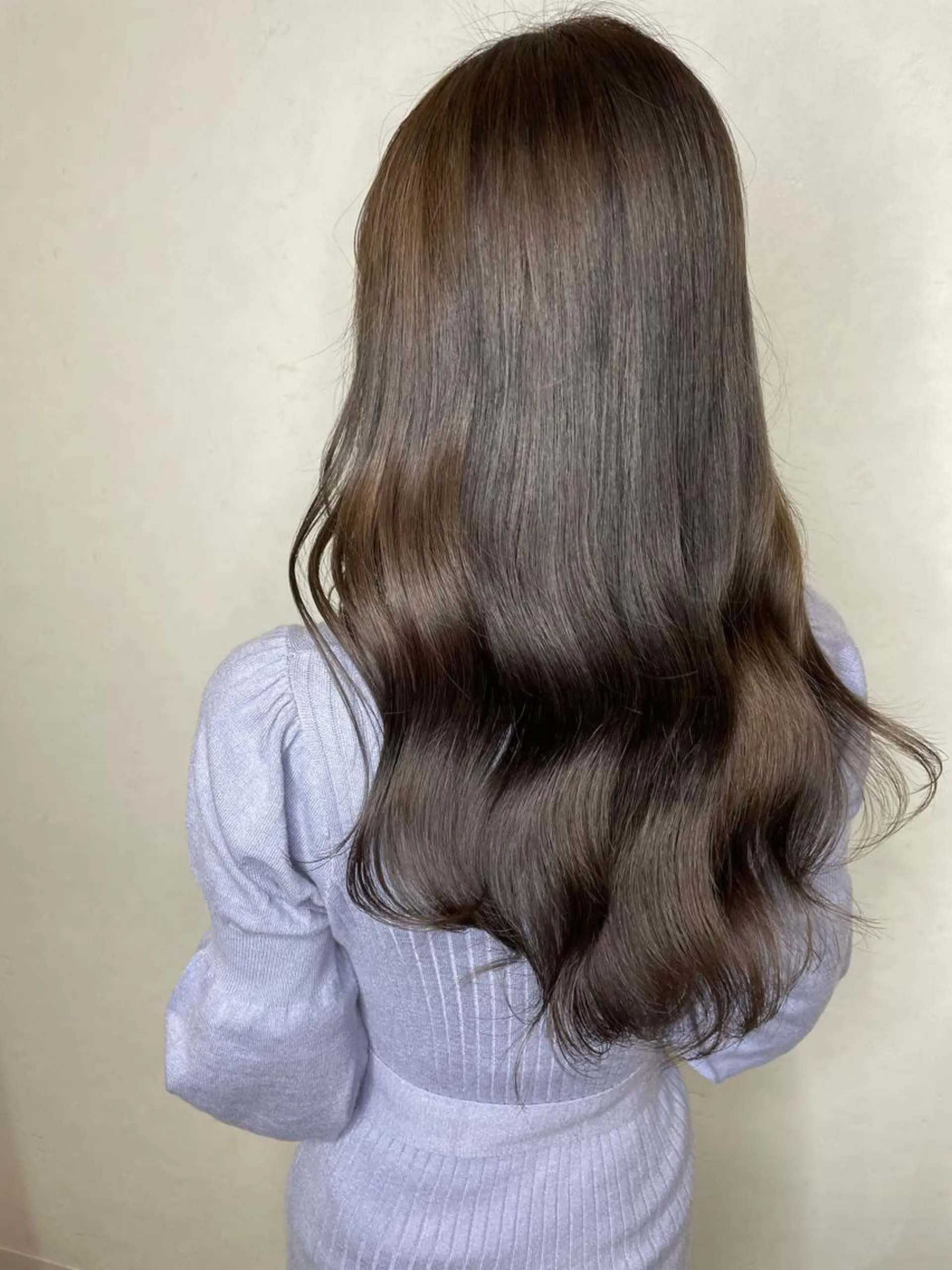 ロング カラー ベージュカラー 黒髪 ブリーチ ブルーカラー ブルーブラック ブリーチなしカラー 特化　　kaiのヘアスタイル