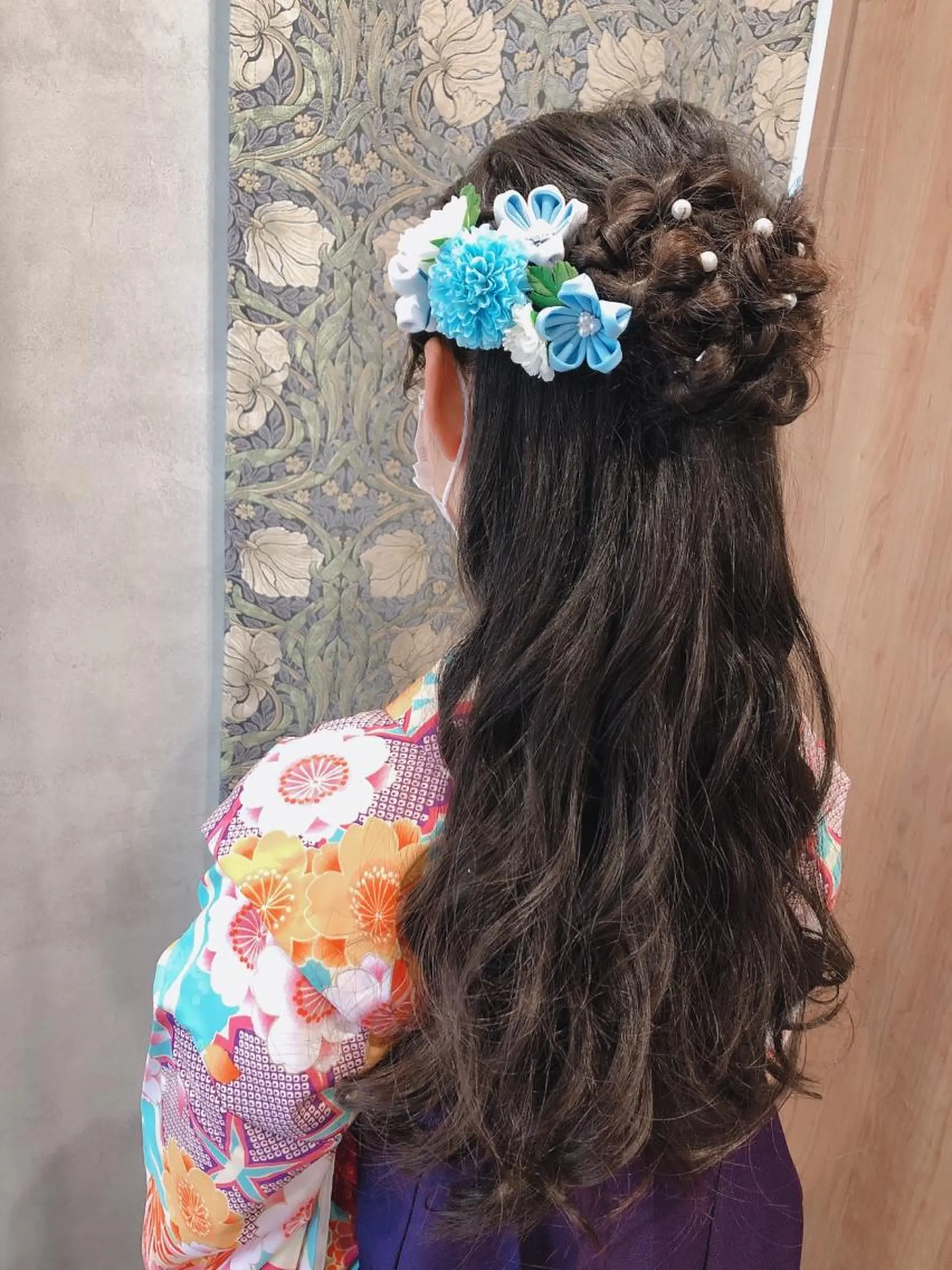 ヘアアレンジ 卒業式のヘアスタイル 野咲き 美容室のマツエク・マツパデザイン
