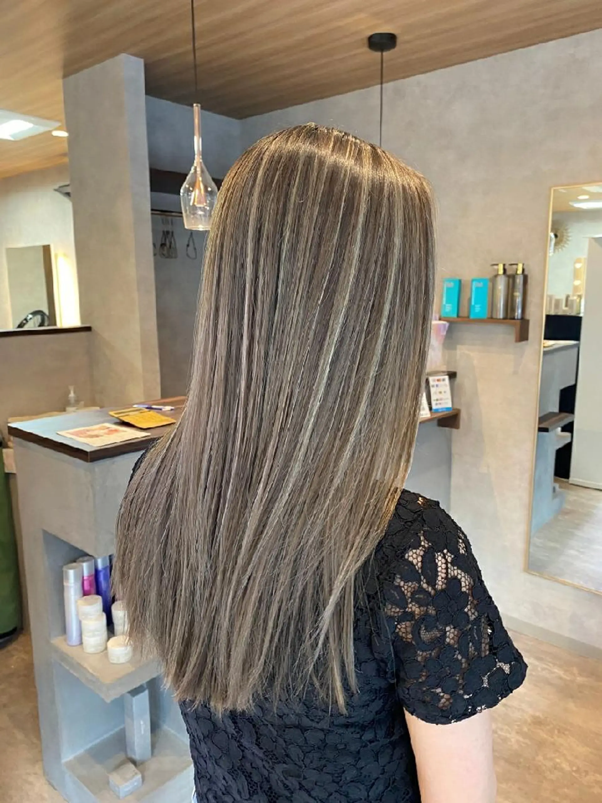 ロング カラー バレイヤージュ ハイライトカラー 外国人風カラー ハイライト レイヤーカット ヘアカラー トリートメント RIENS♡xrea 山本優舞のヘアスタイル