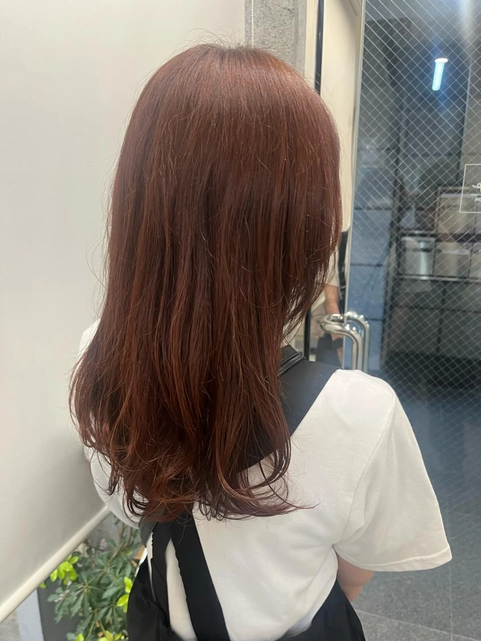 ロング 渡 汐音のヘアスタイル