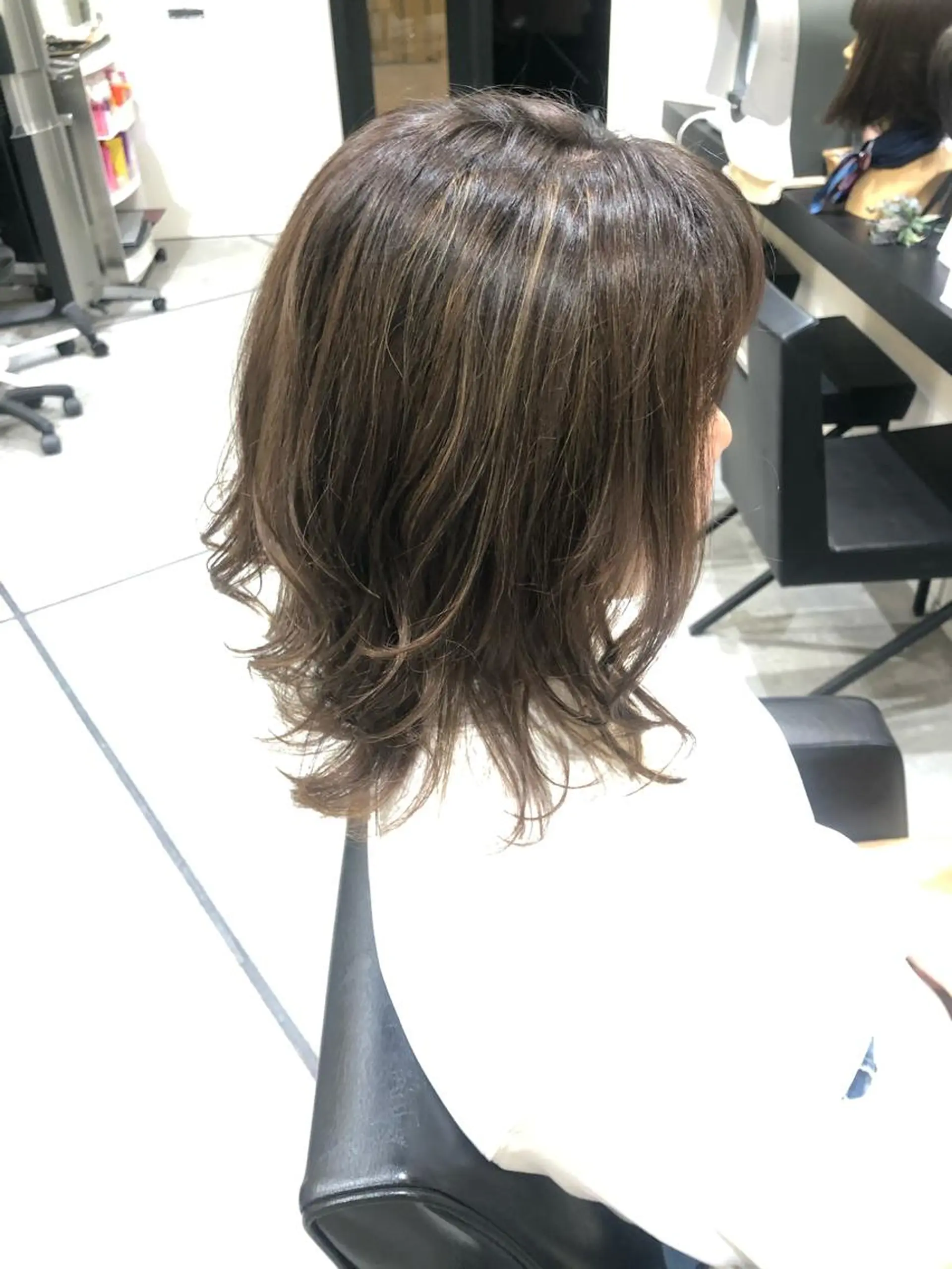 ミディアム カラー ハイライトカラー ハイライト 丸尾 沙弥香のヘアスタイル