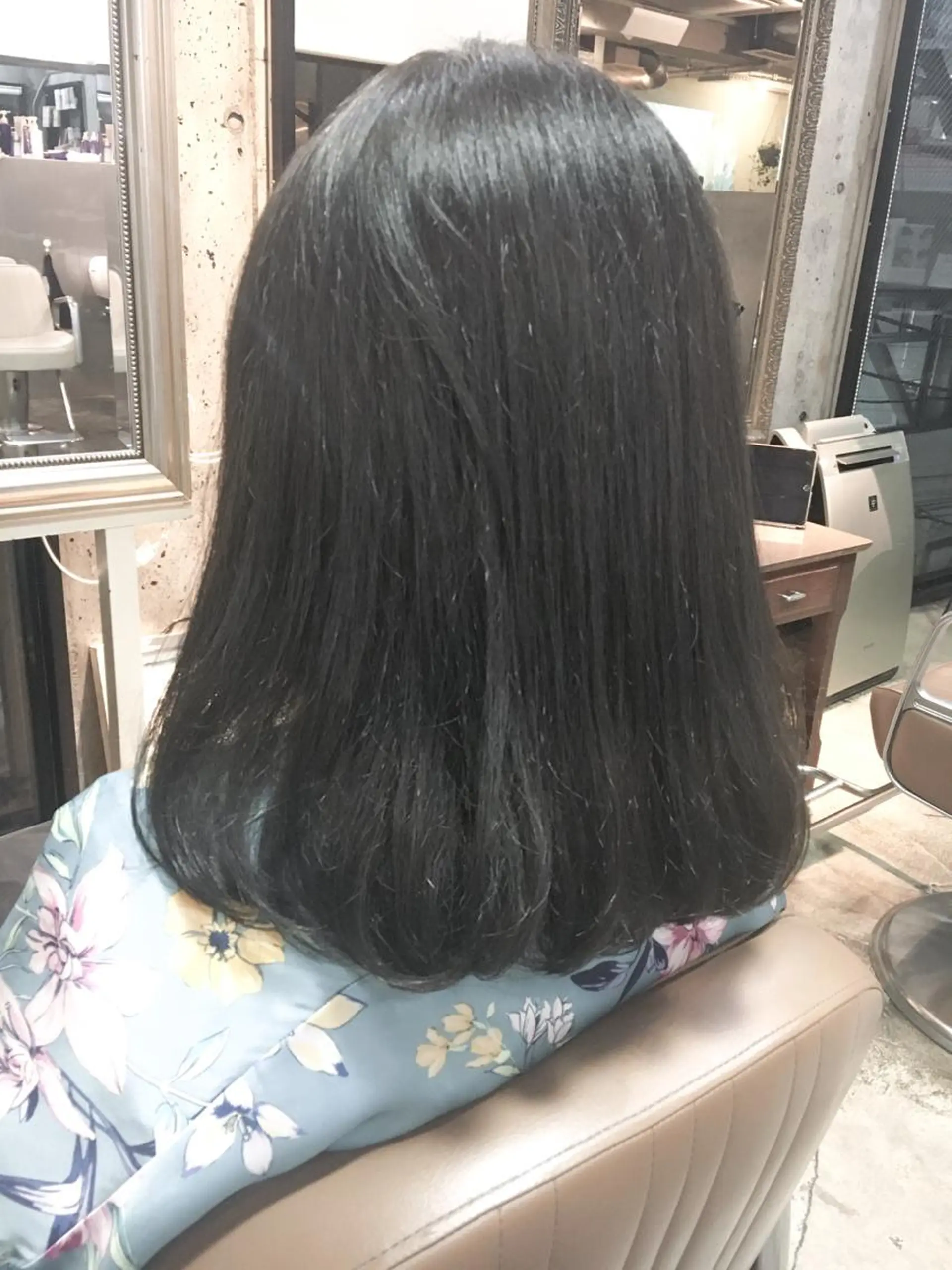 ミディアム カラー ダークグレー ダークグレージュ グレージュ 北條 優輝のヘアスタイル