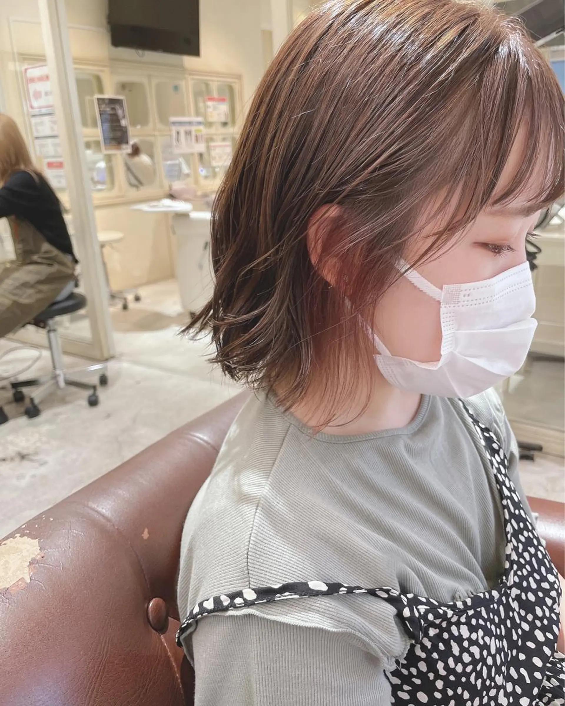 ミディアム カラー カット ぱつっとボブ 古家 佑真のヘアスタイル