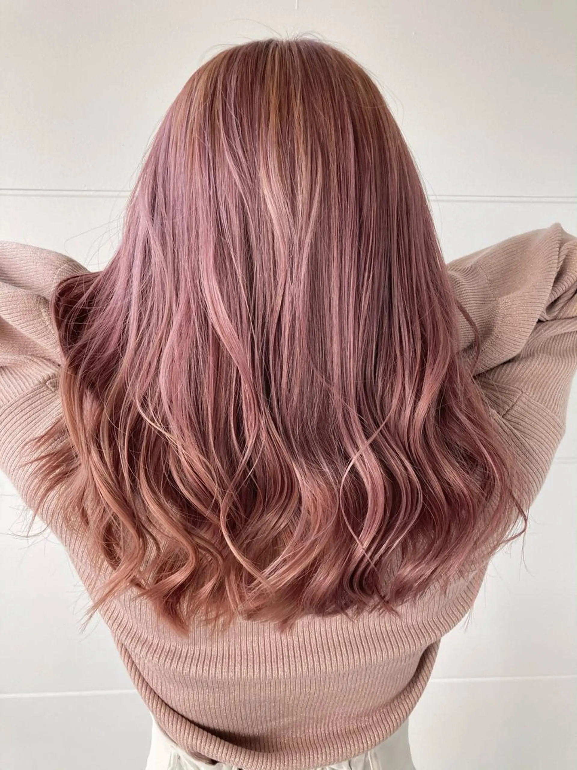セミロング タカツド ユウキのヘアスタイル