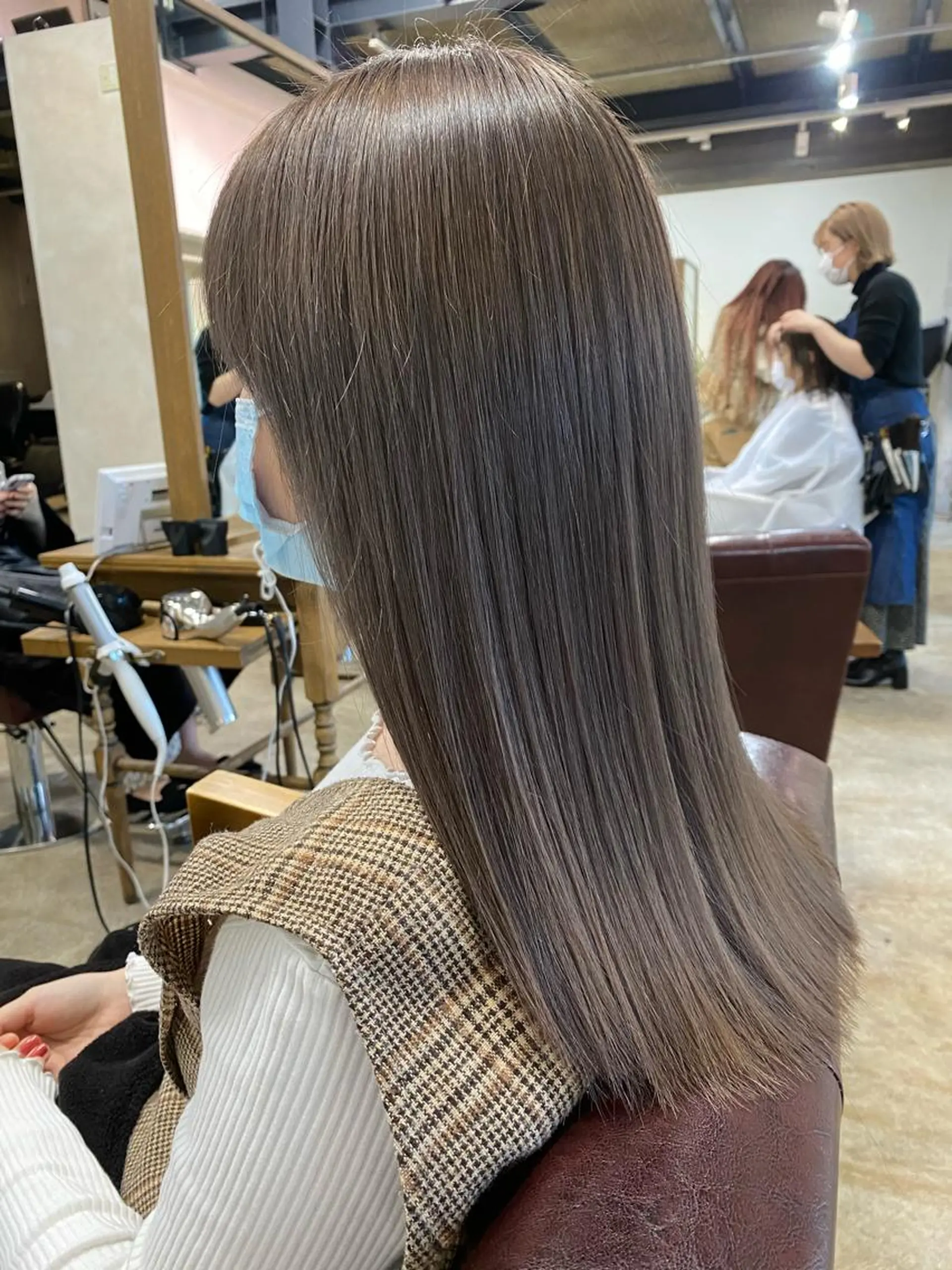 セミロング カラー ベージュカラー ブリーチ ヘアカラー ALLY（アリー）所属・ミニモお気に入り数 No.1宍戸雄弥のヘアスタイル