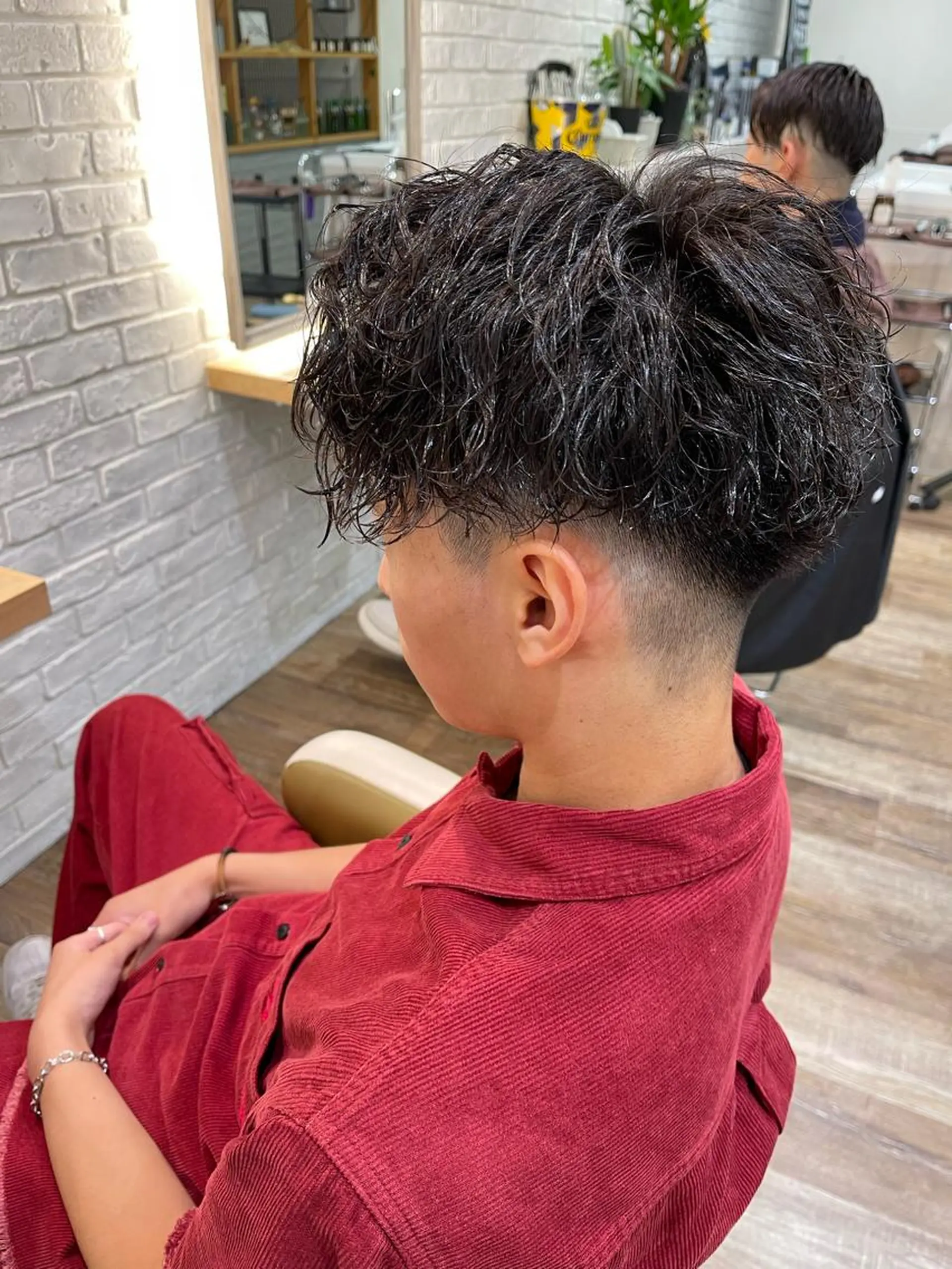 ミディアム パーマ メンズ メンズパーマフェード シモジタカヒロのヘアスタイル