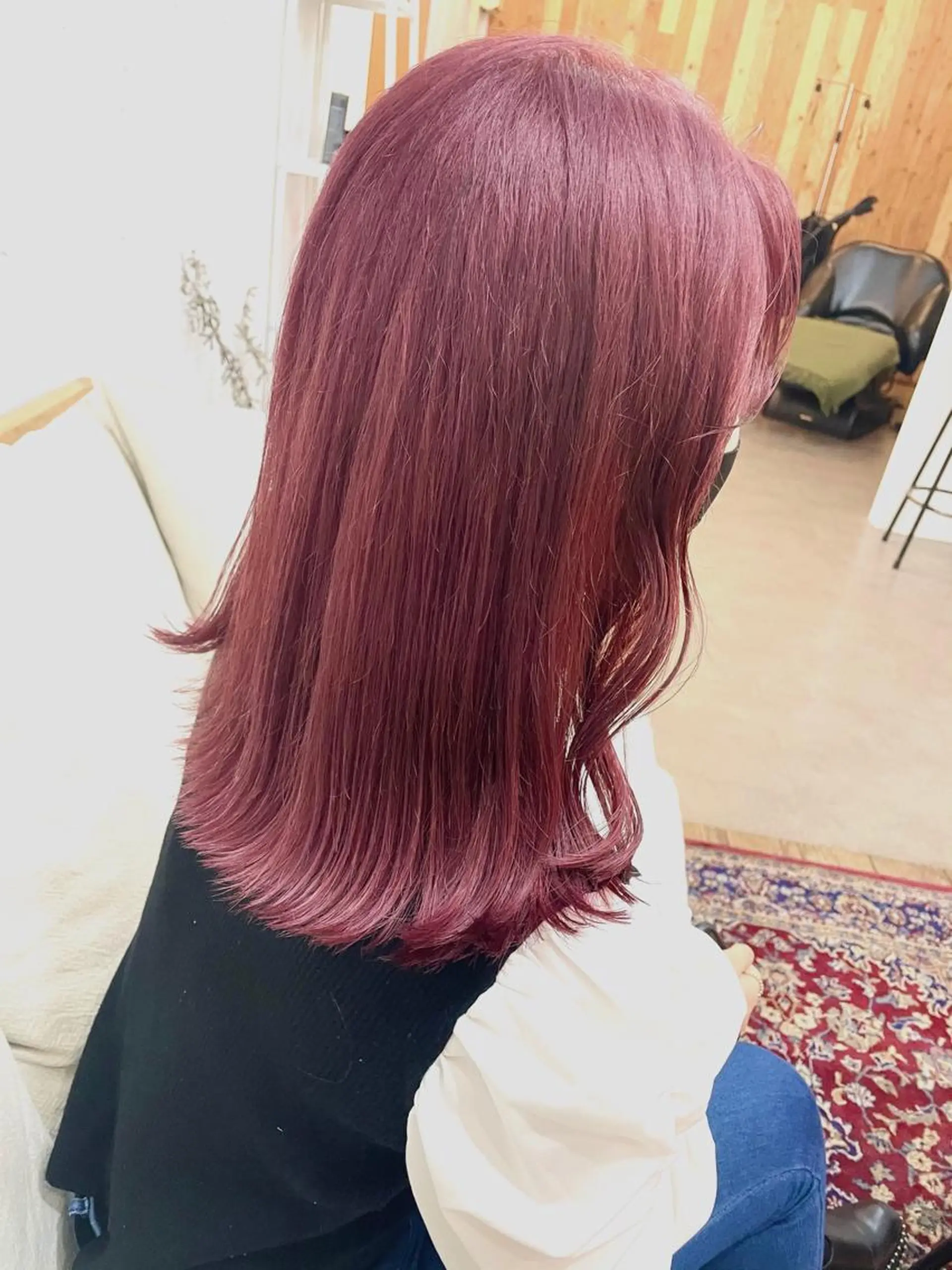 ロング カラー ピンクカラー カット ヘアカラー chama レイヤーカットのヘアスタイル