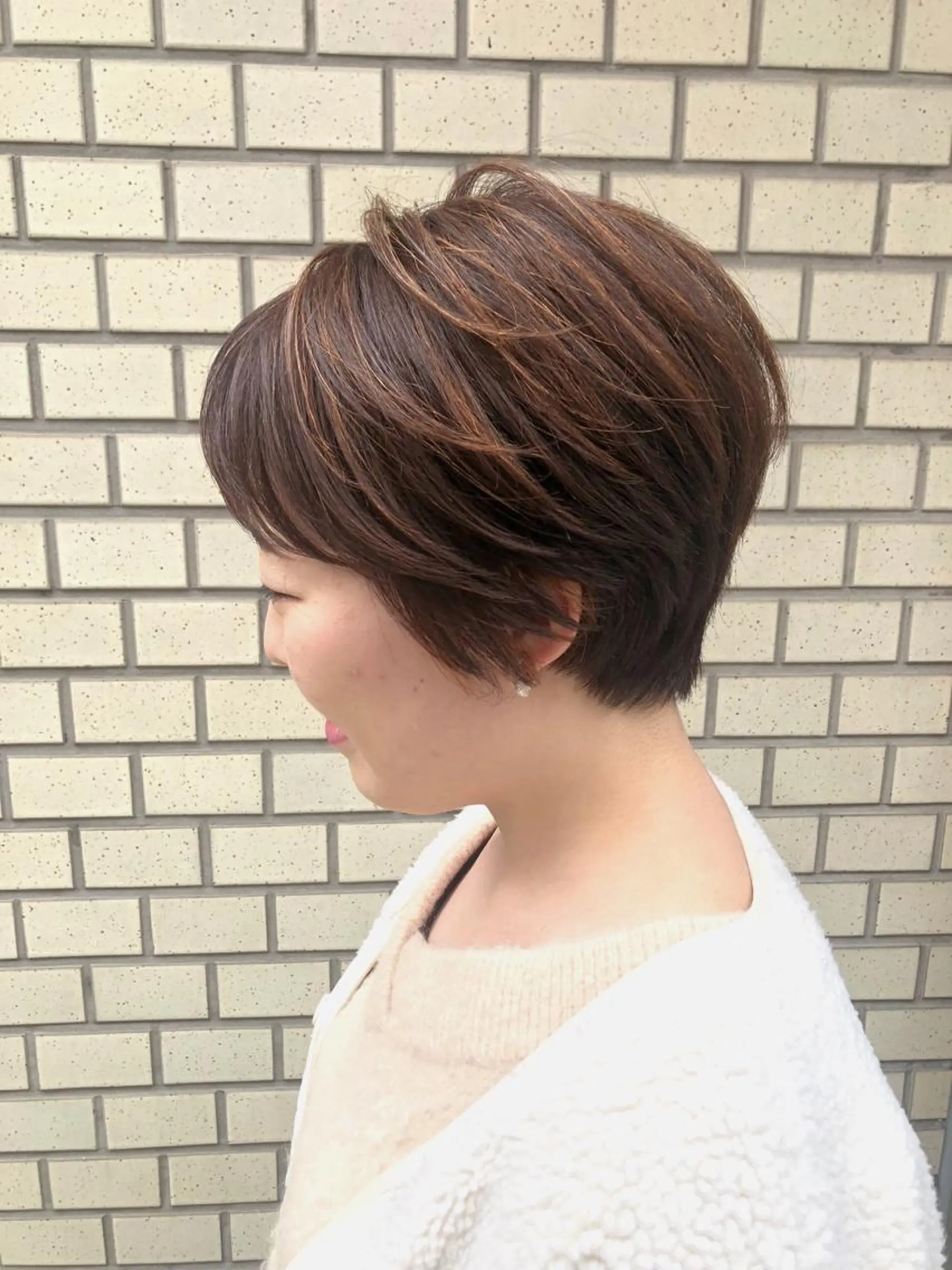 ショート カラー バレイヤージュ ハイライトカラー ハイライト レイヤーカット ショートヘア カット ヘアカラー circus by KENJE 町田店のヘアスタイル
