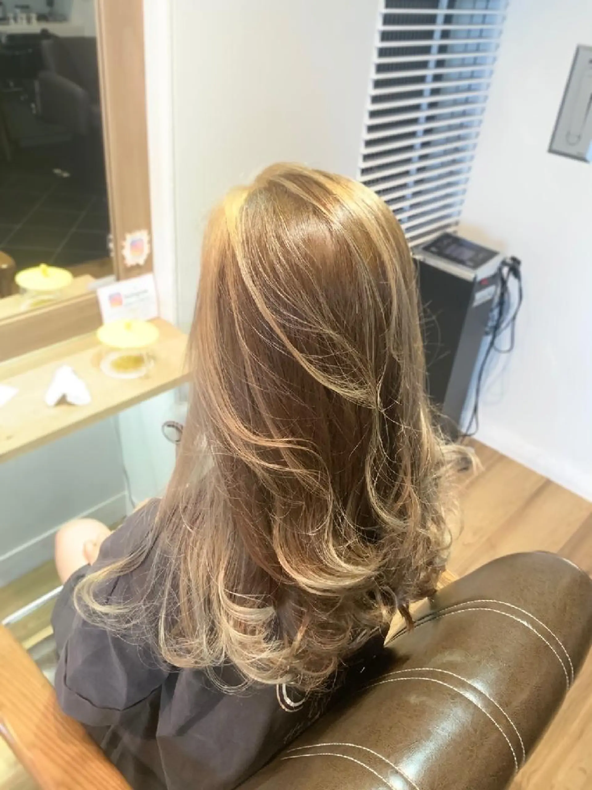 カラー アッシュ ミストバング ベージュカラー  フェイスフレーミング ヘアカラー 堀 望美のヘアスタイル