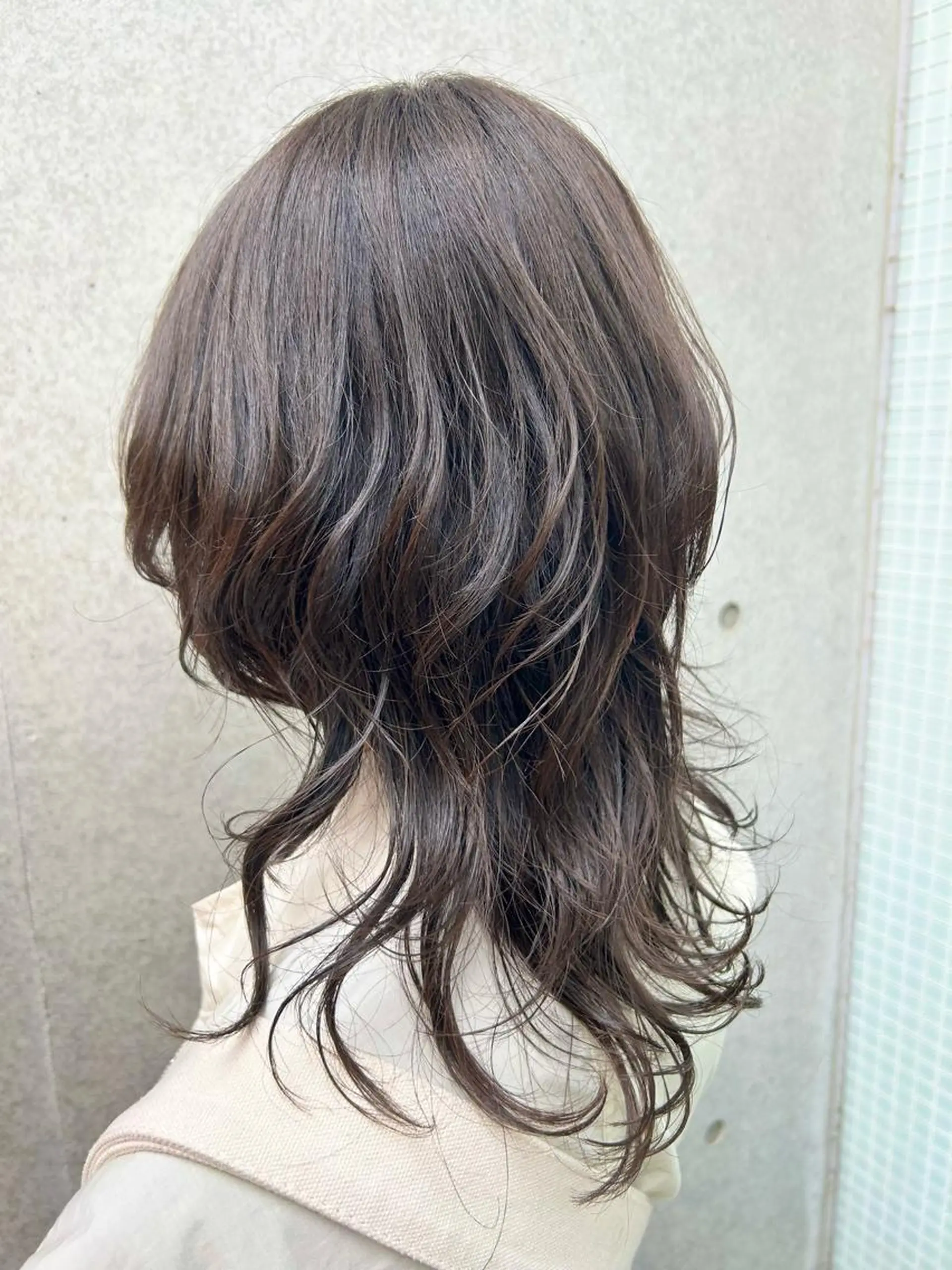 ミディアム ミディアムパーマ ウルフカット 阪口 依美奈のヘアスタイル