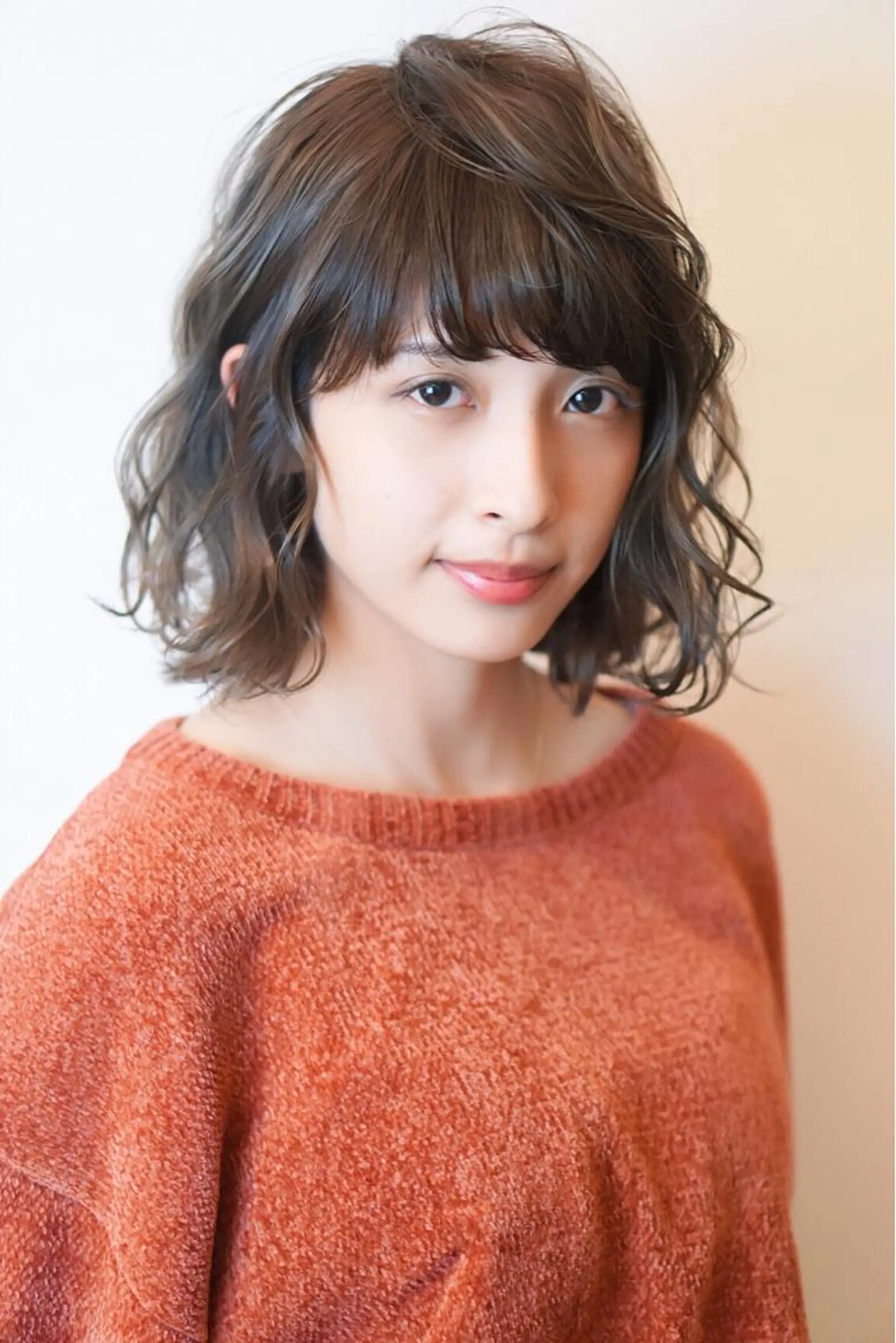 ミディアム カラー アッシュ アッシュグレー アッシュグレージュ グレージュ ボブ ディレクター ノナカのヘアスタイル