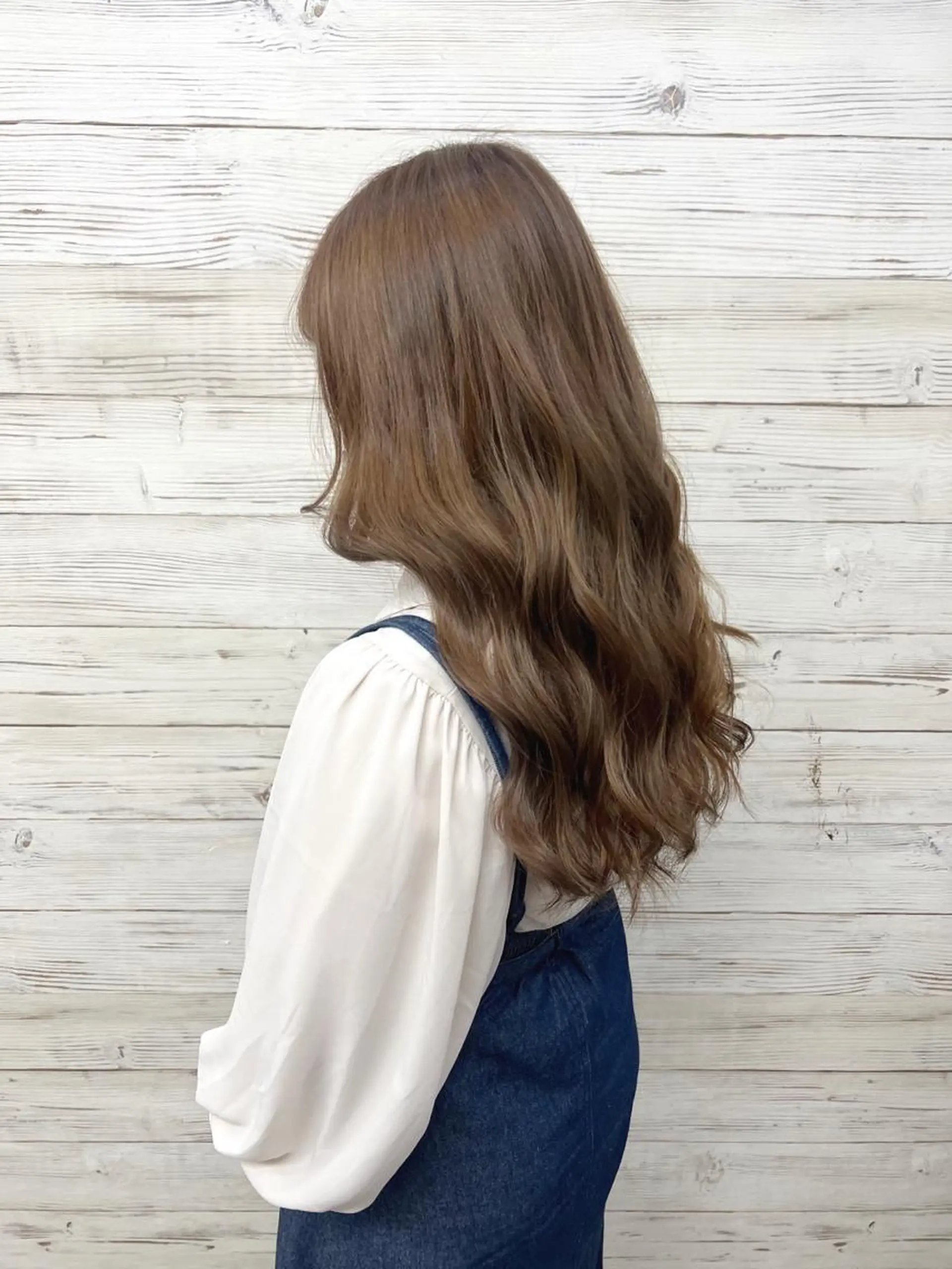 セミロング カラー ヘアアレンジ 黒髪 ブリーチ ケアブリーチ グレージュ ハイトーンカラー ヘアカラー トリートメント 枝毛カット＆髪質改善 満足NO.1岡しゃんのヘアスタイル