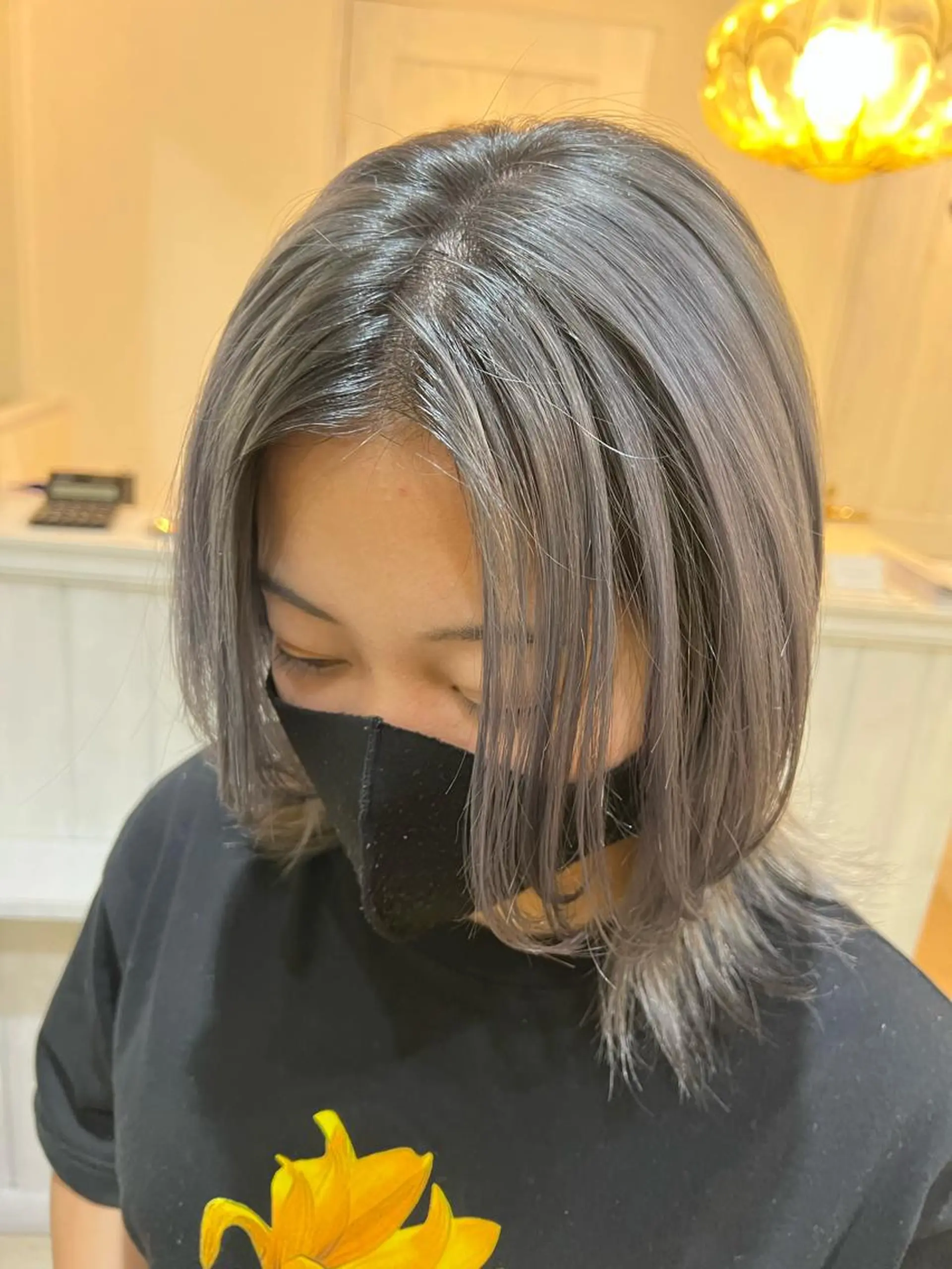 ミディアム カラー アッシュ 透明感カラー シルバー ヘアカラー トリートメント 宮永 智香のヘアスタイル