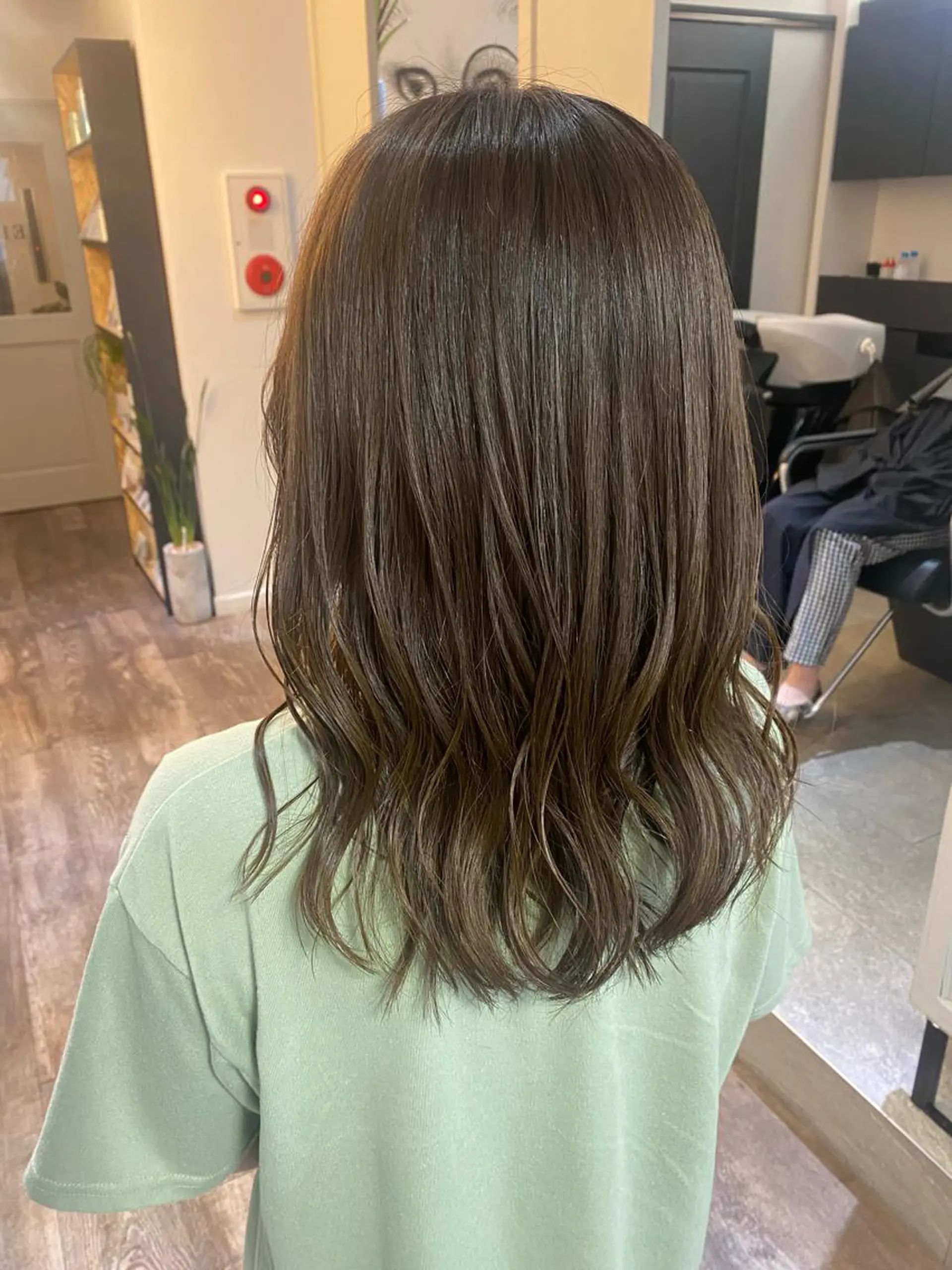 ロング ハイライト 髪質改善 韓国風ヘア 縮毛矯正 トリートメント カット ヘアカラー トリートメント ボブ/透明感カラー 岸本涼奈のヘアスタイル